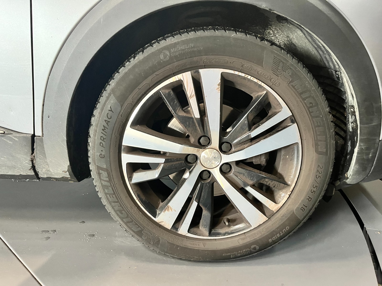 Photo véhicule PEUGEOT 5008