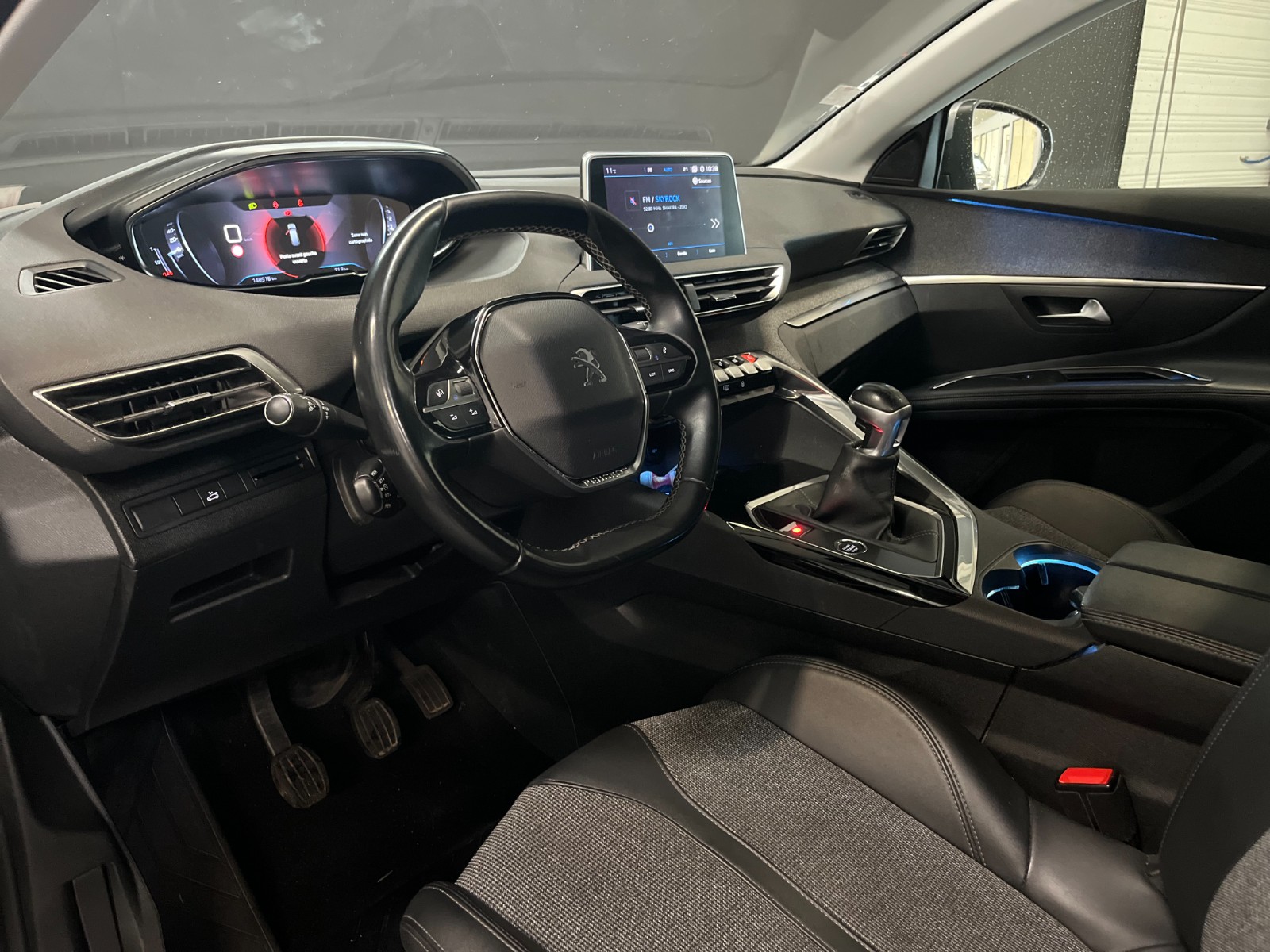 Photo véhicule PEUGEOT 5008