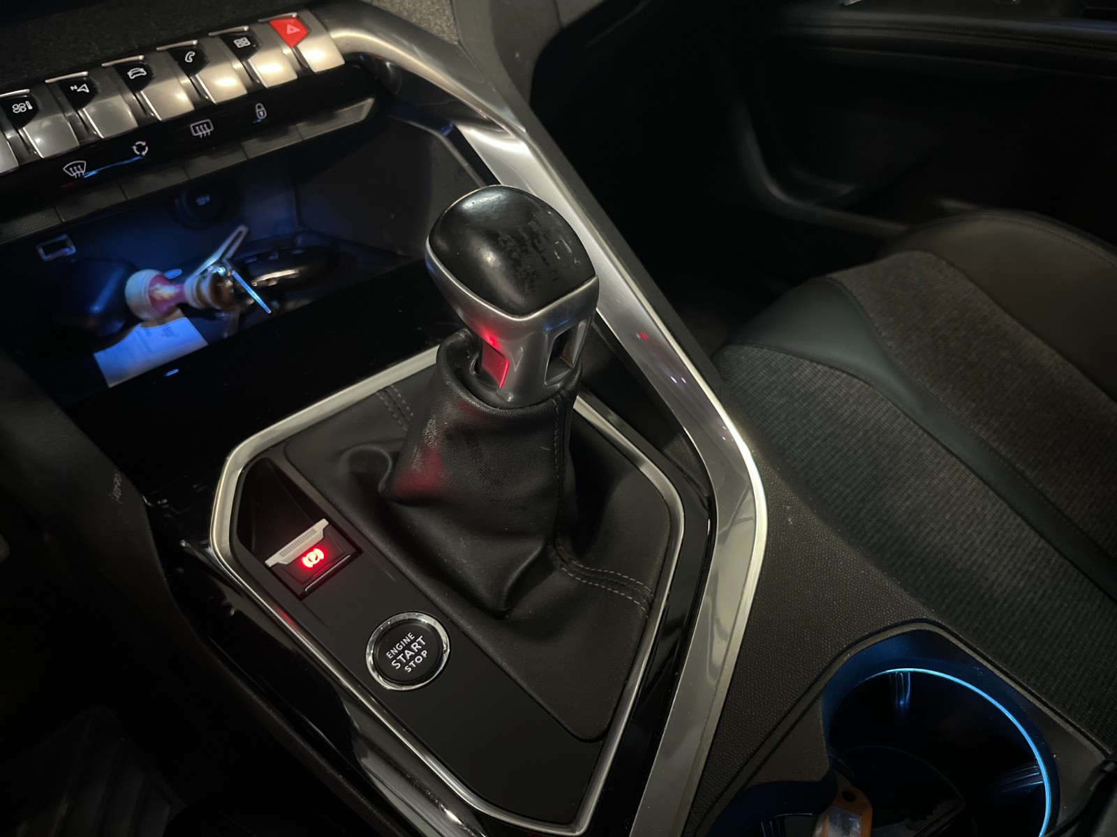 Photo véhicule PEUGEOT 5008