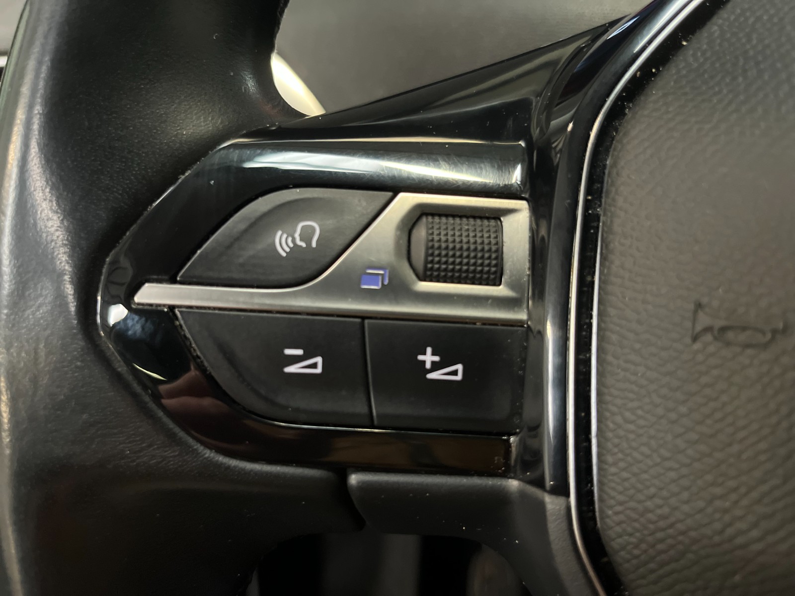 Photo véhicule PEUGEOT 5008