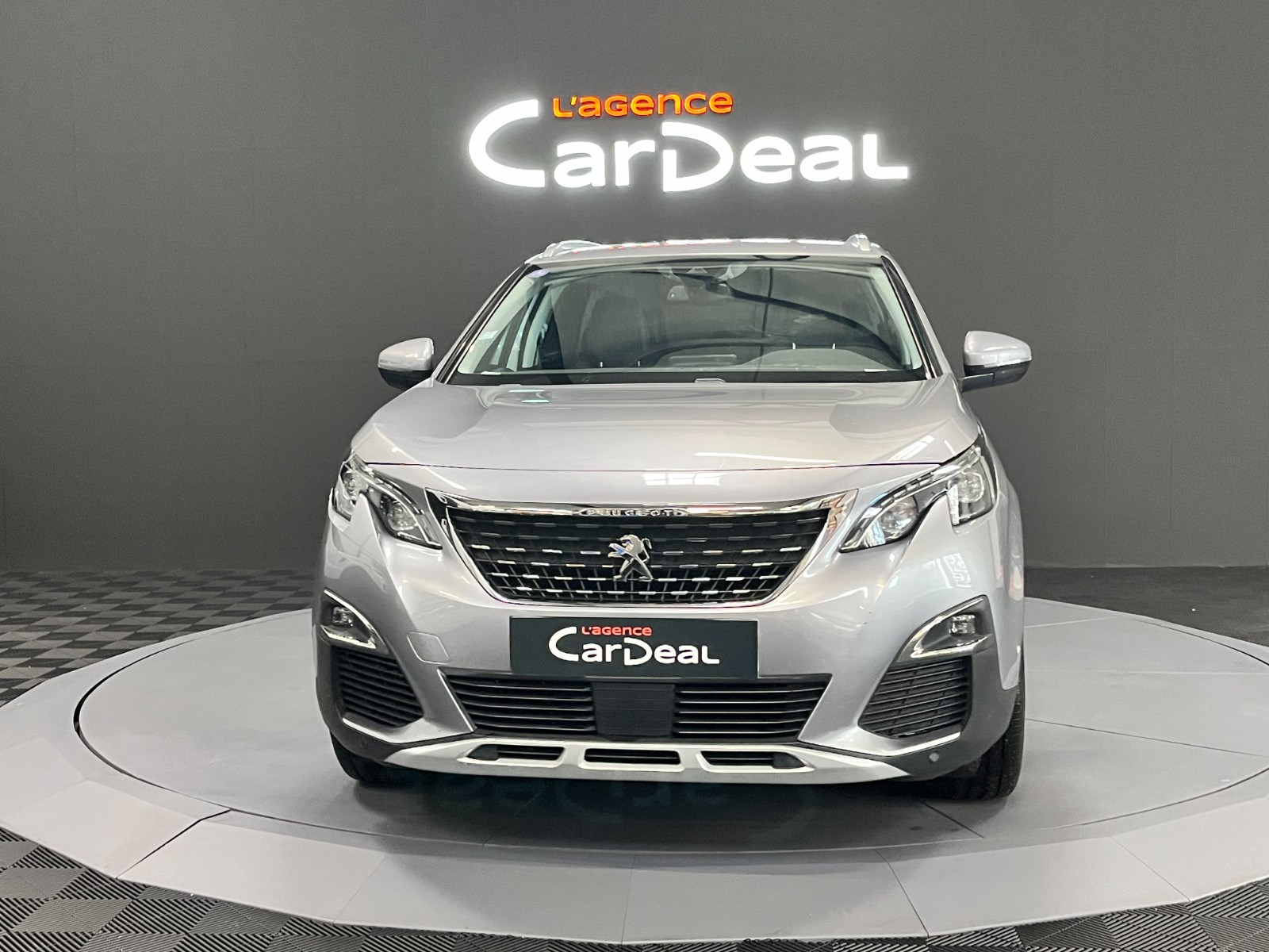 Photo véhicule PEUGEOT 5008