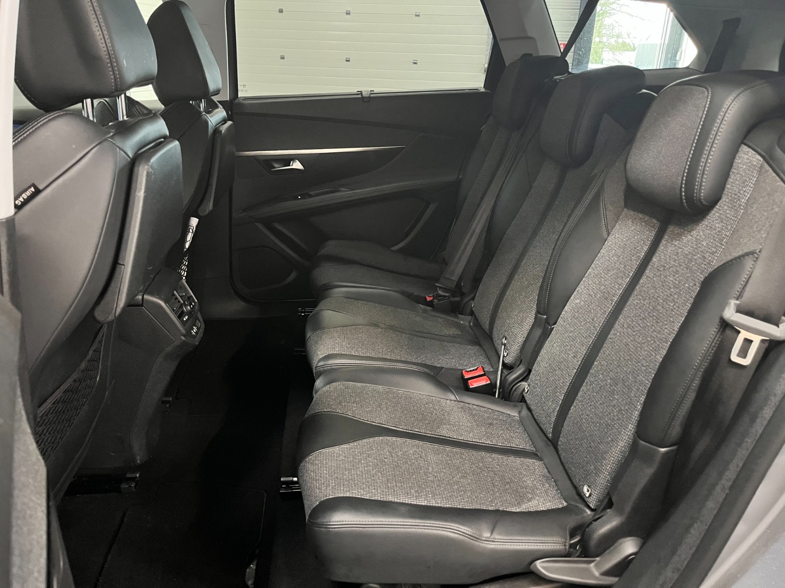 Photo véhicule PEUGEOT 5008