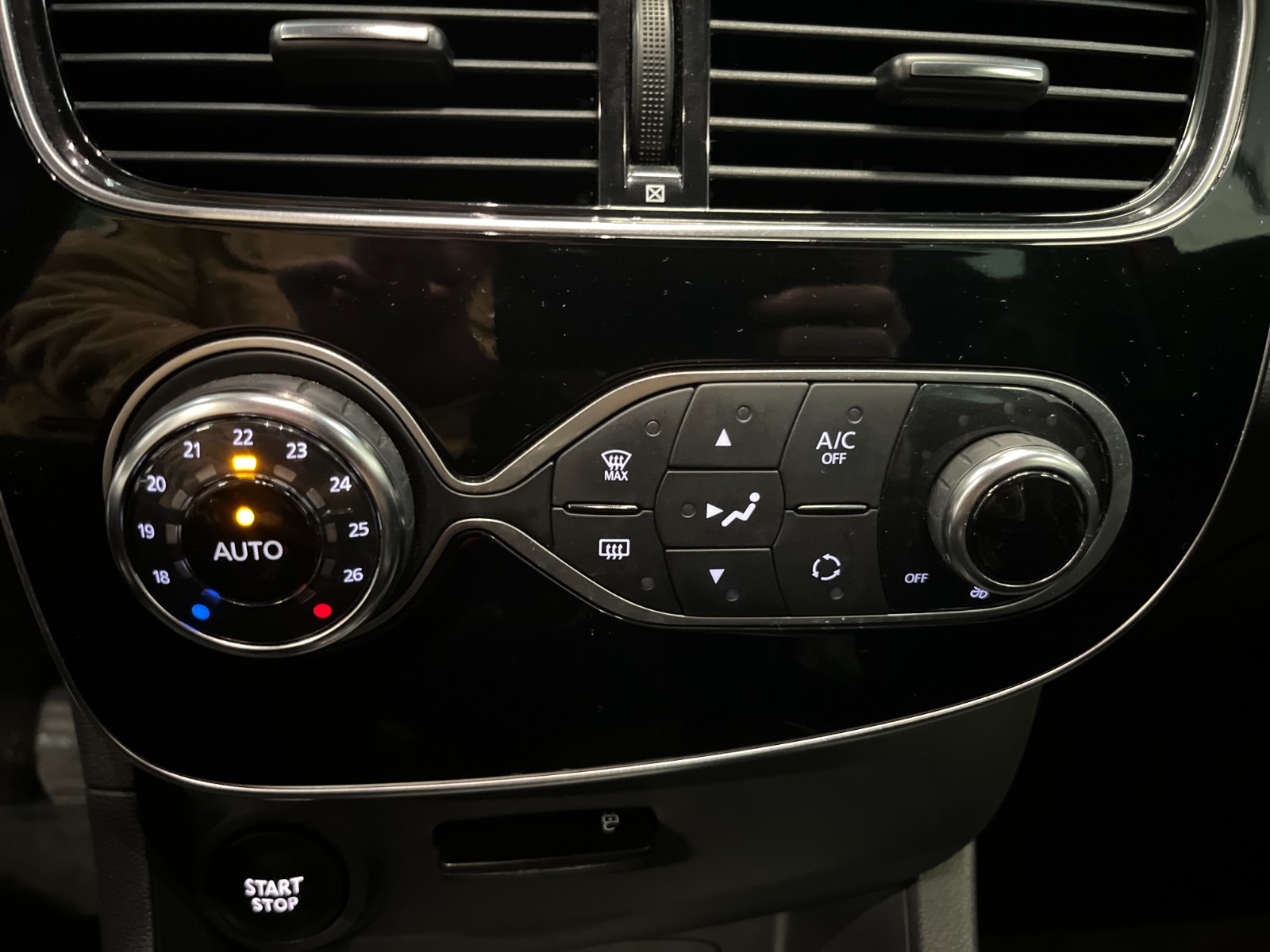 Photo véhicule RENAULT CLIO IV