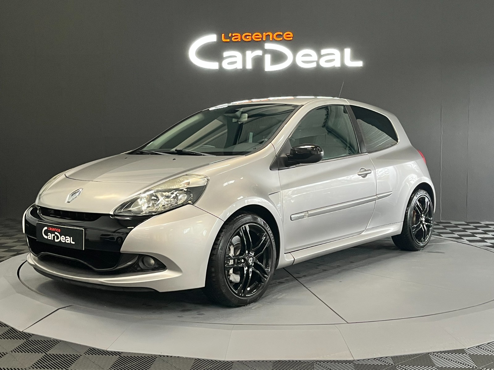 RENAULT CLIO III 2.0 16V 203 Renault Sport Luxe