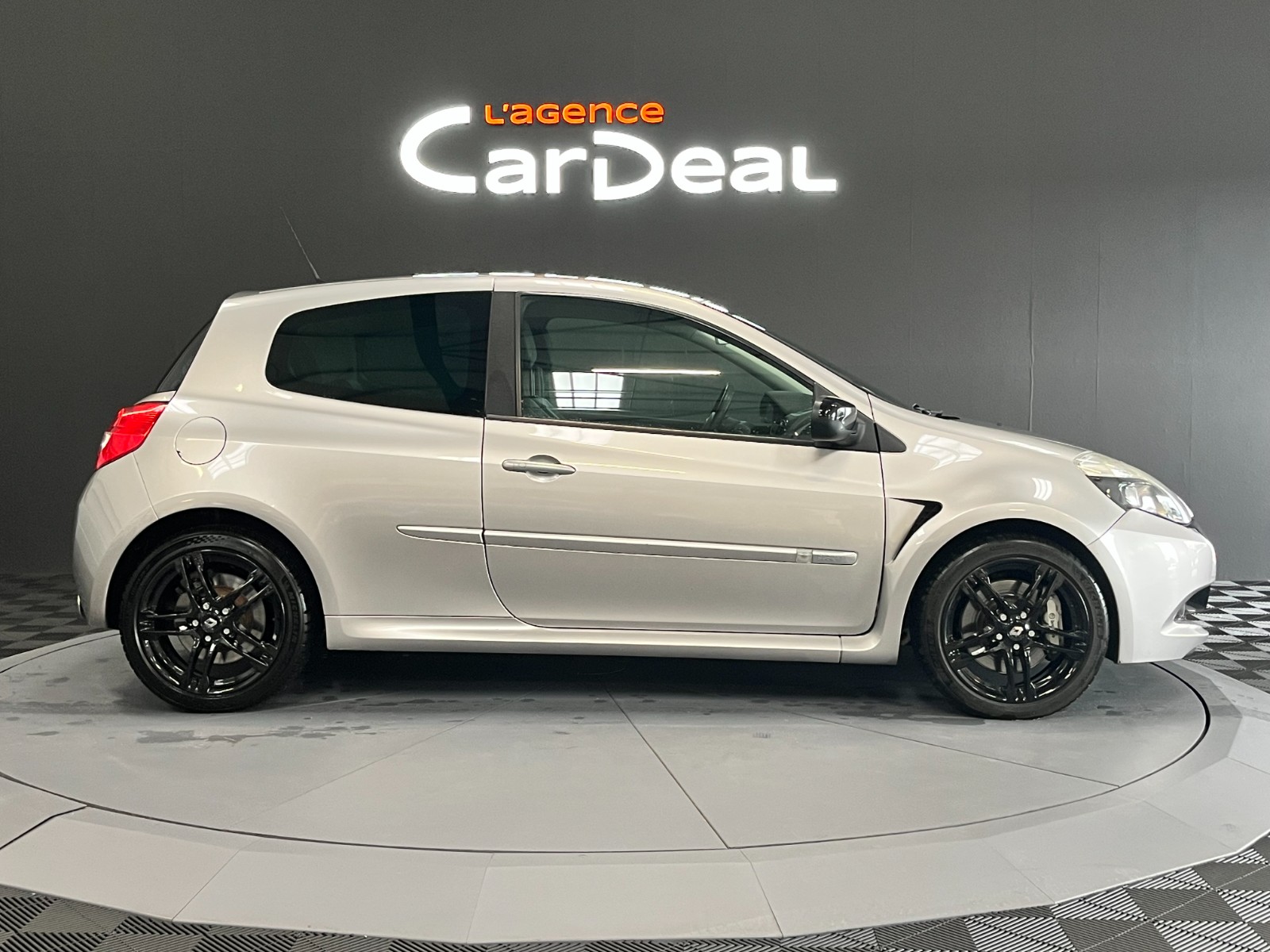 Photo véhicule RENAULT CLIO III