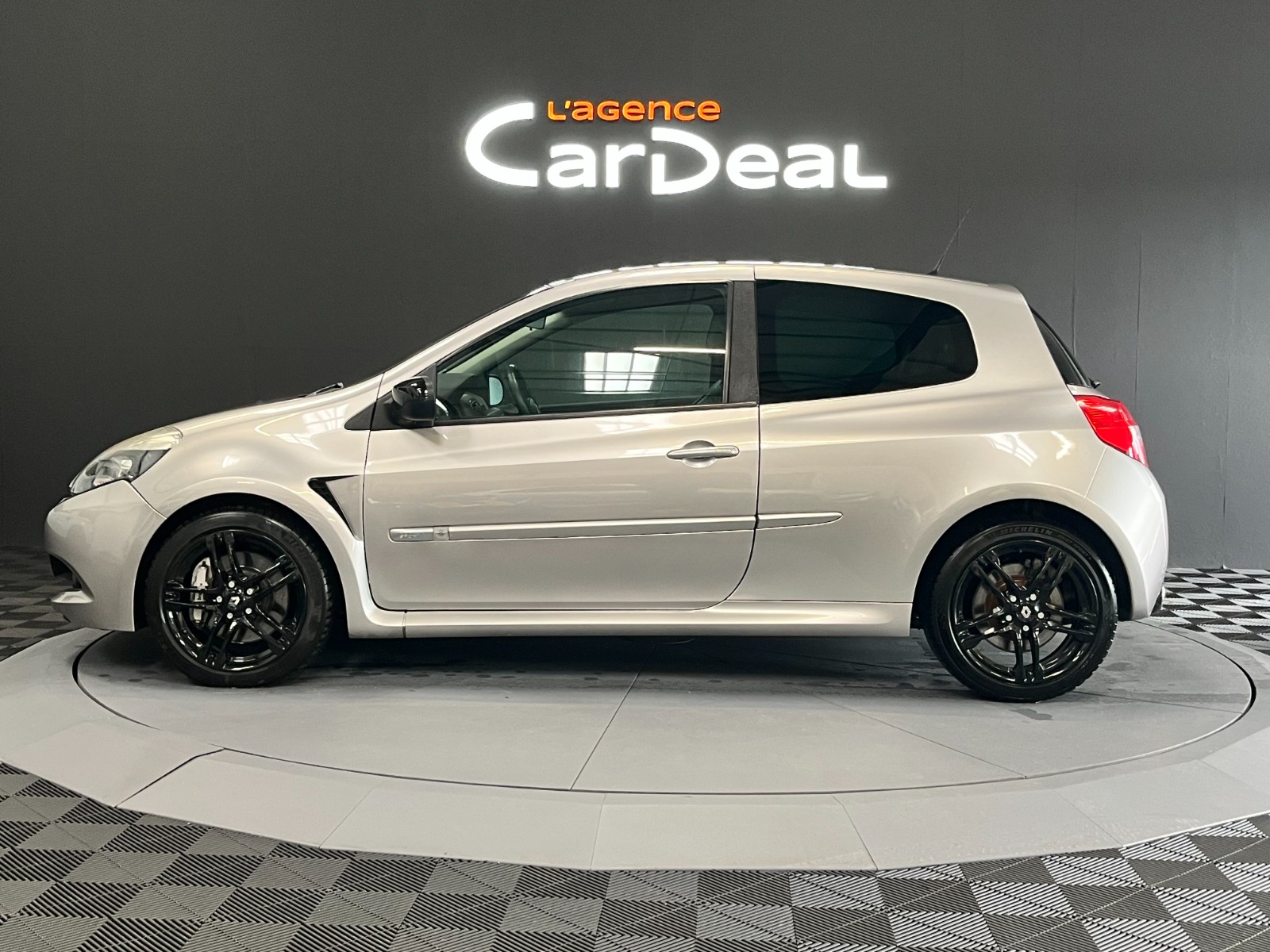 Photo véhicule RENAULT CLIO III