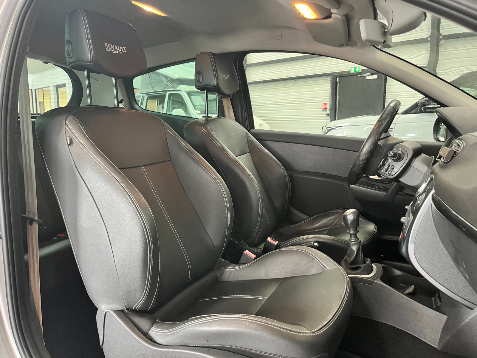 Photo véhicule RENAULT CLIO III