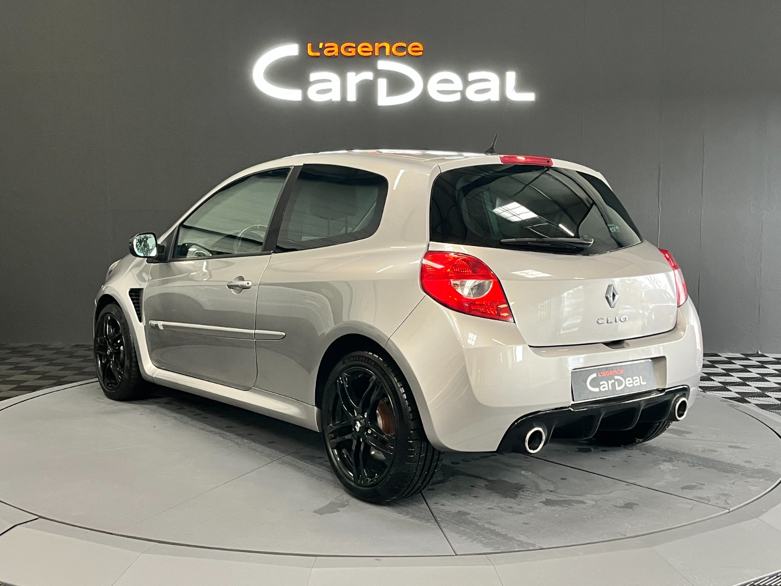 Photo véhicule RENAULT CLIO III