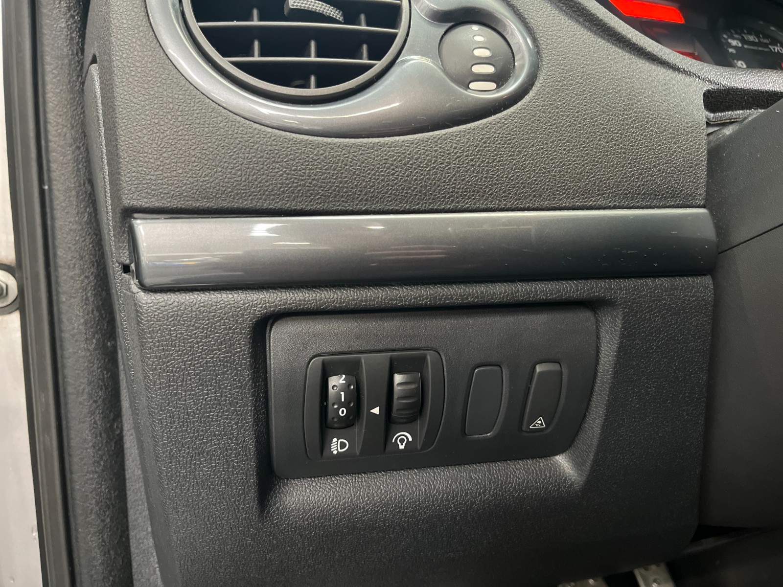 Photo véhicule RENAULT CLIO III