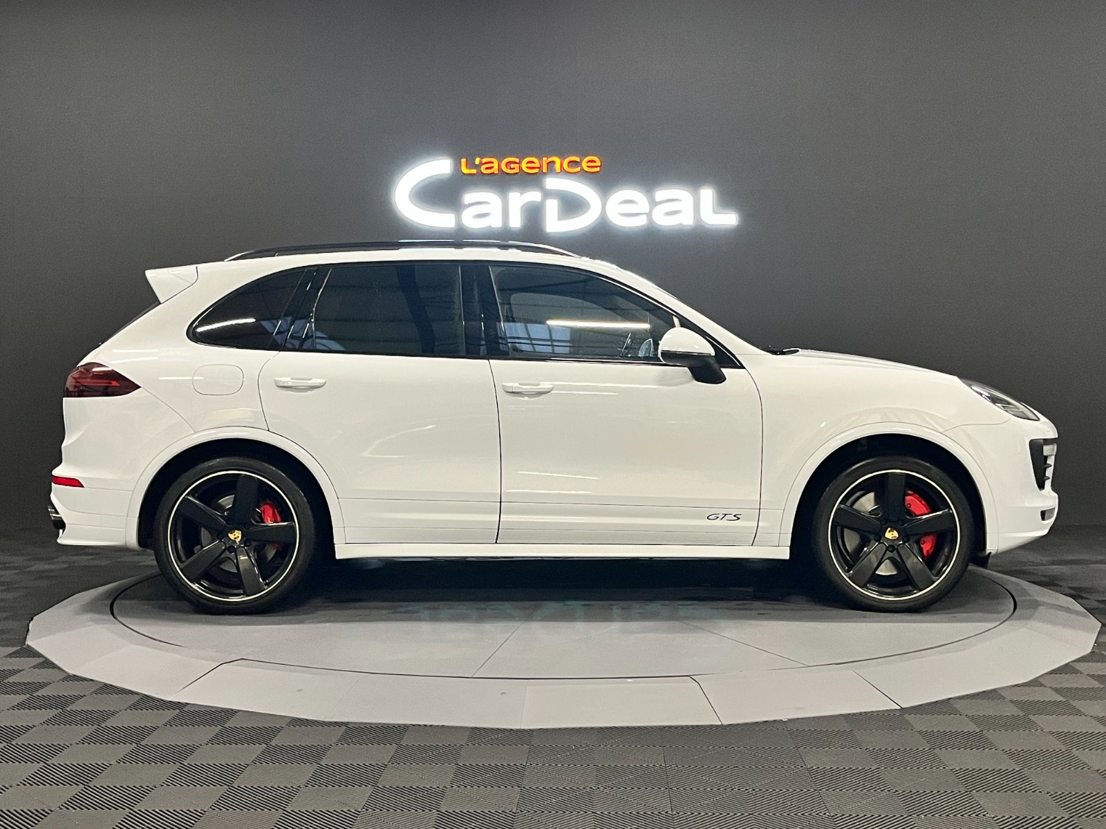 Photo véhicule PORSCHE CAYENNE