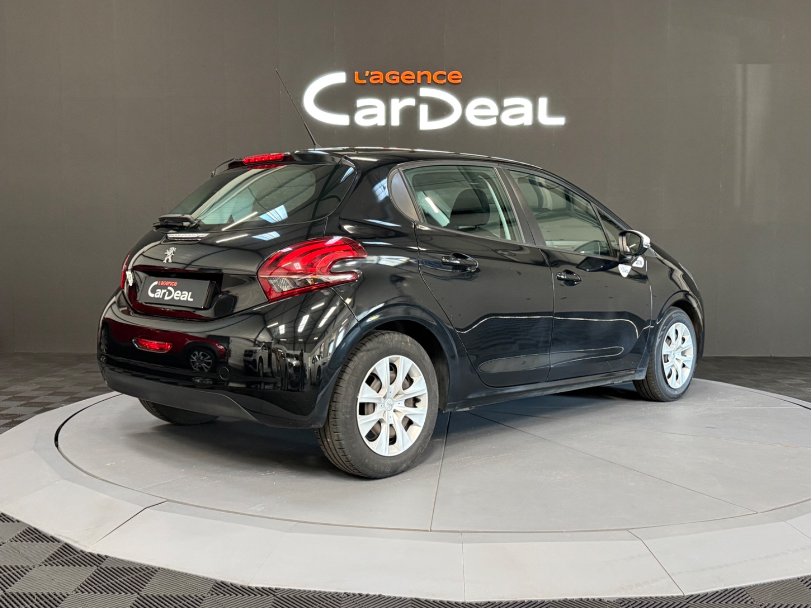 Photo véhicule PEUGEOT 208