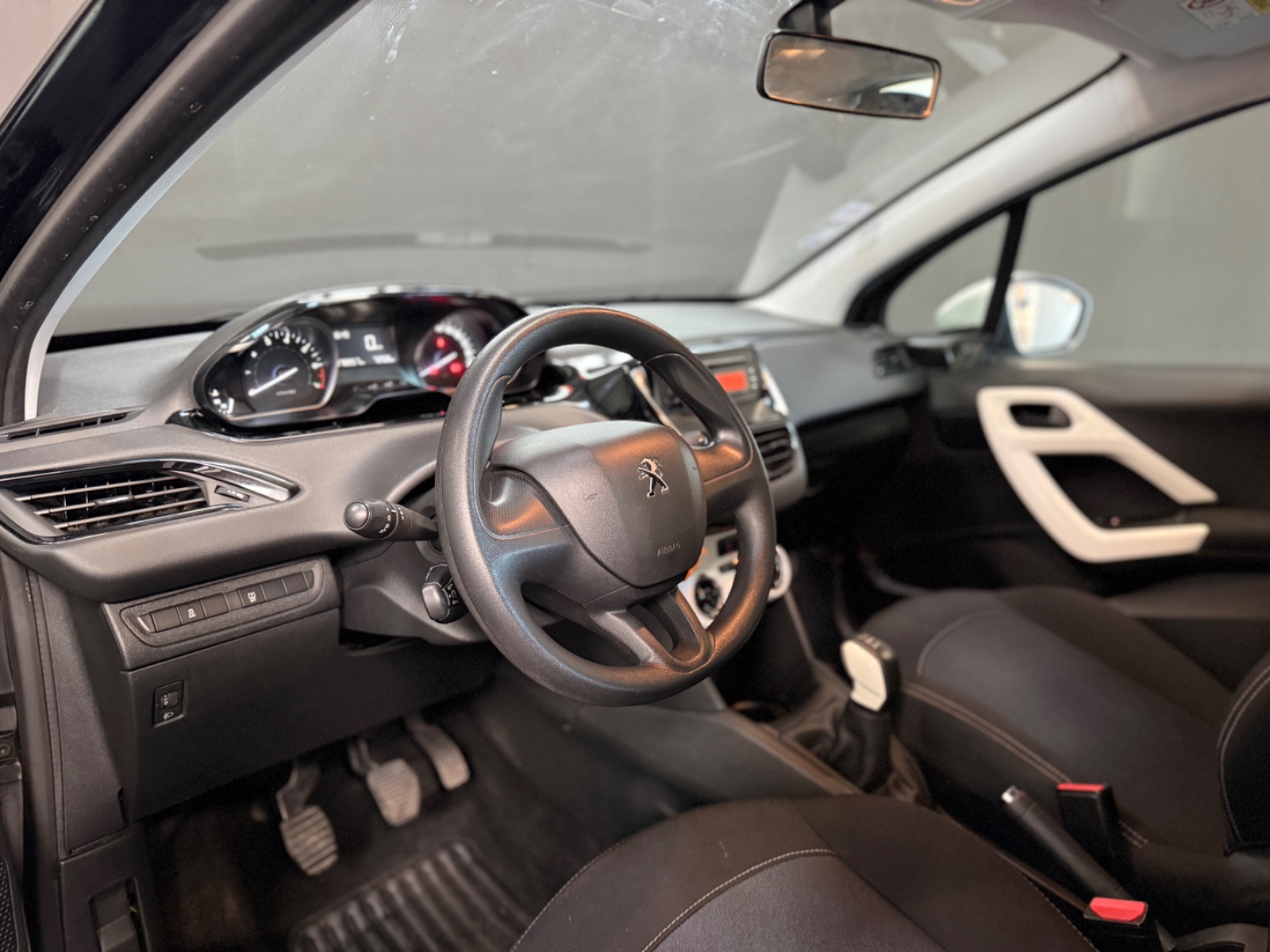 Photo véhicule PEUGEOT 208