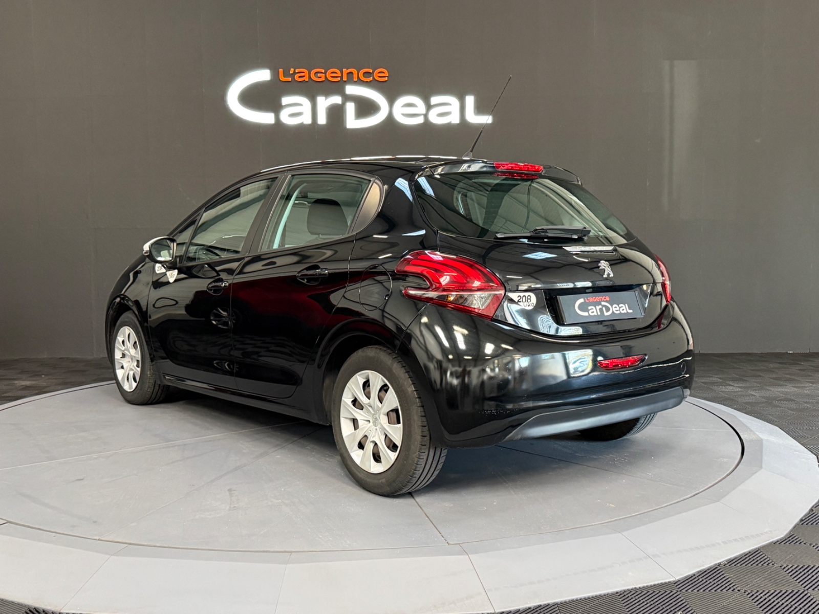 Photo véhicule PEUGEOT 208