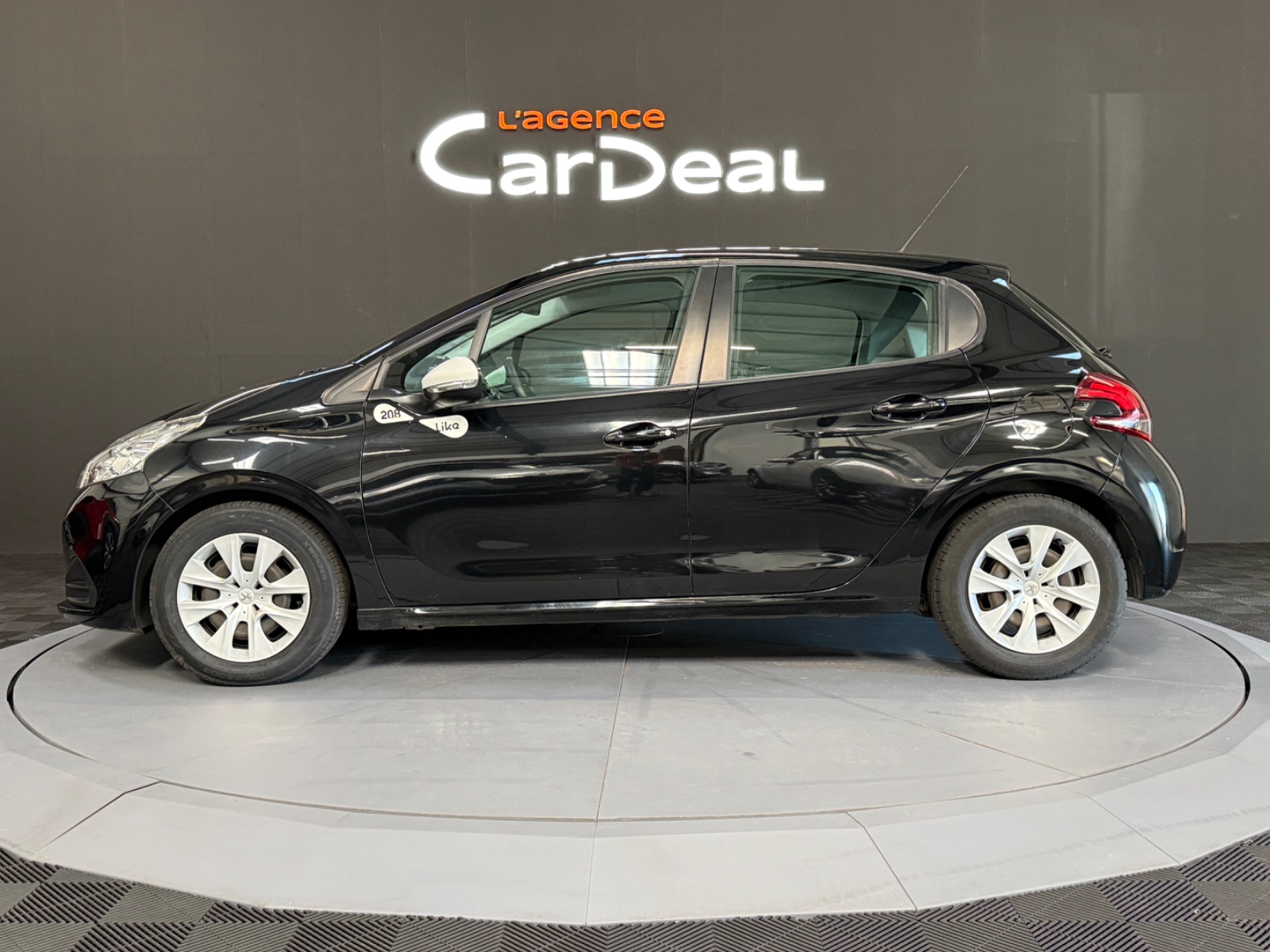 Photo véhicule PEUGEOT 208