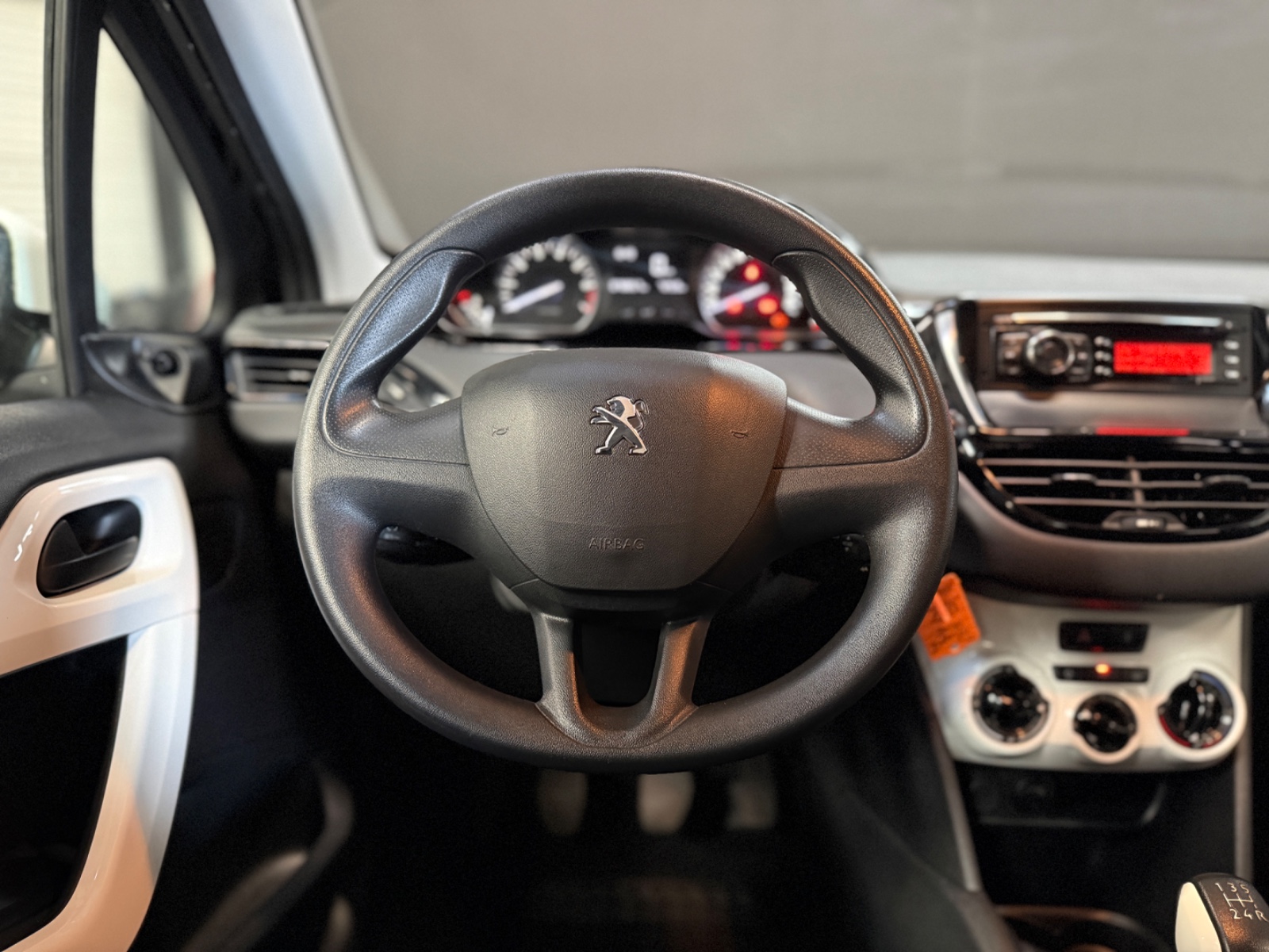 Photo véhicule PEUGEOT 208