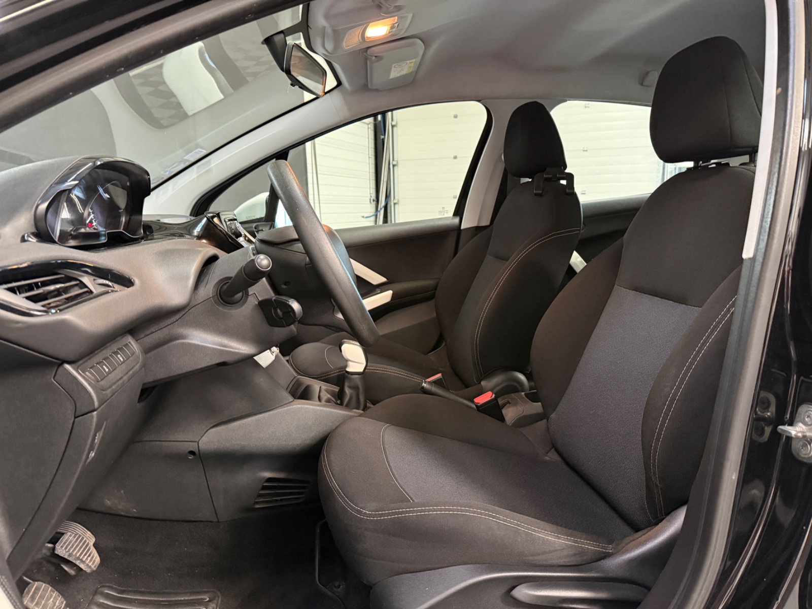 Photo véhicule PEUGEOT 208