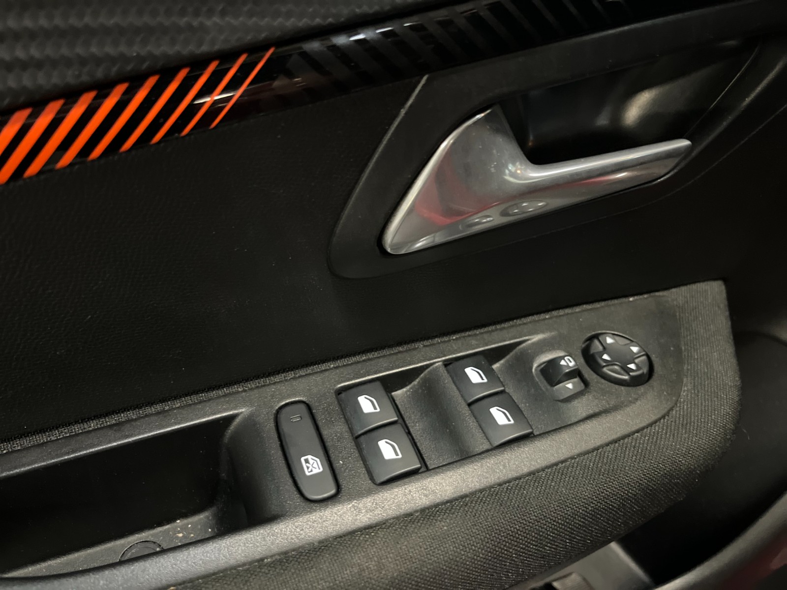 Photo véhicule PEUGEOT 208