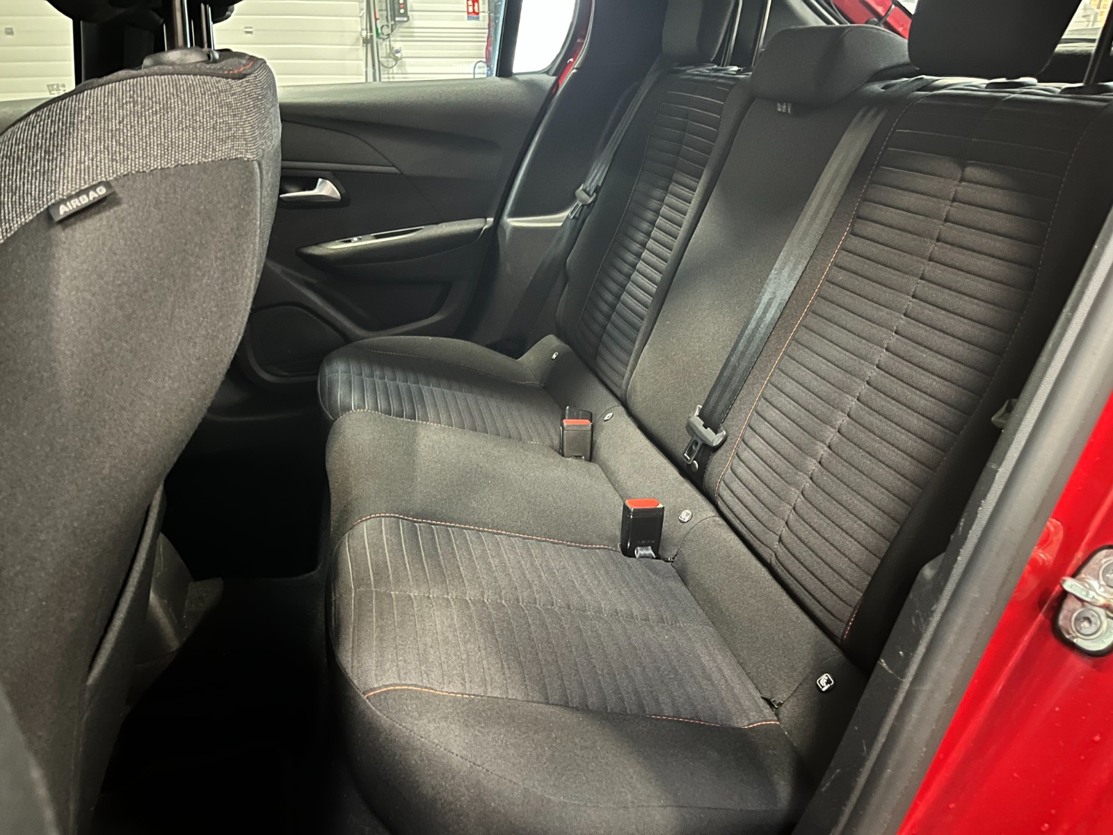 Photo véhicule PEUGEOT 208