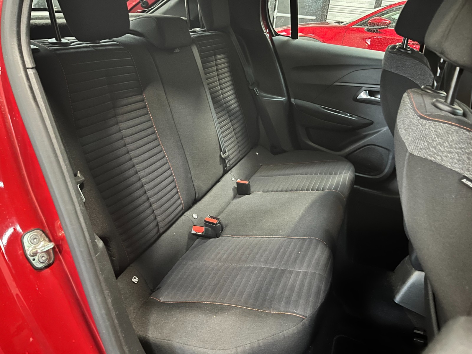 Photo véhicule PEUGEOT 208