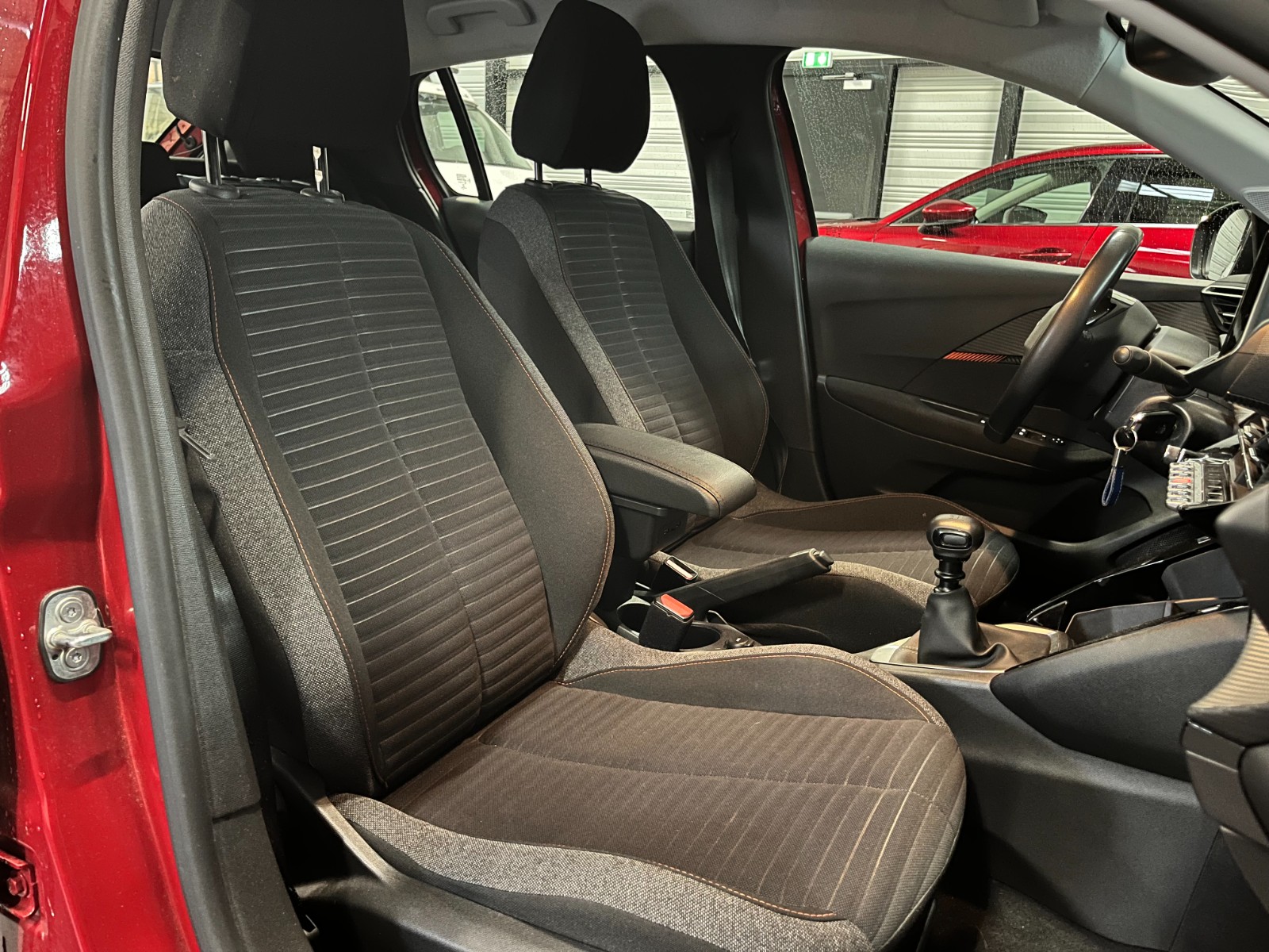 Photo véhicule PEUGEOT 208