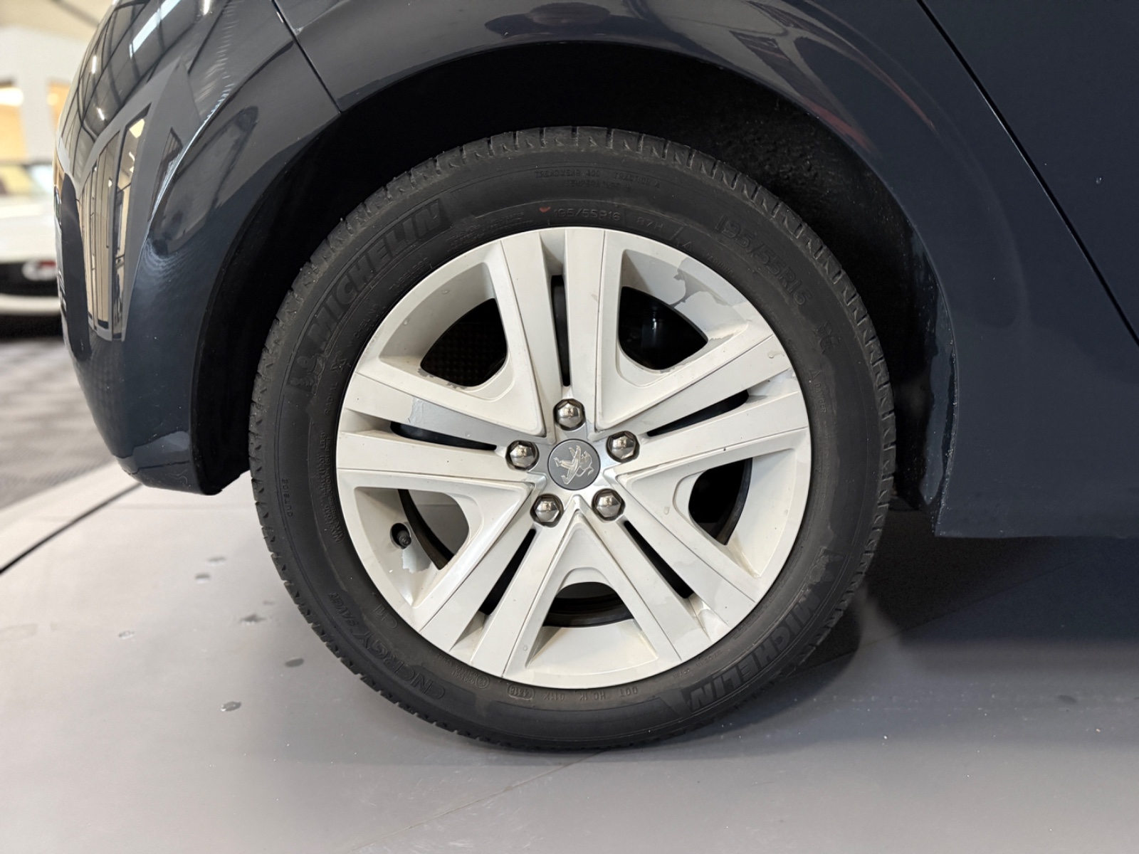 Photo véhicule PEUGEOT 208