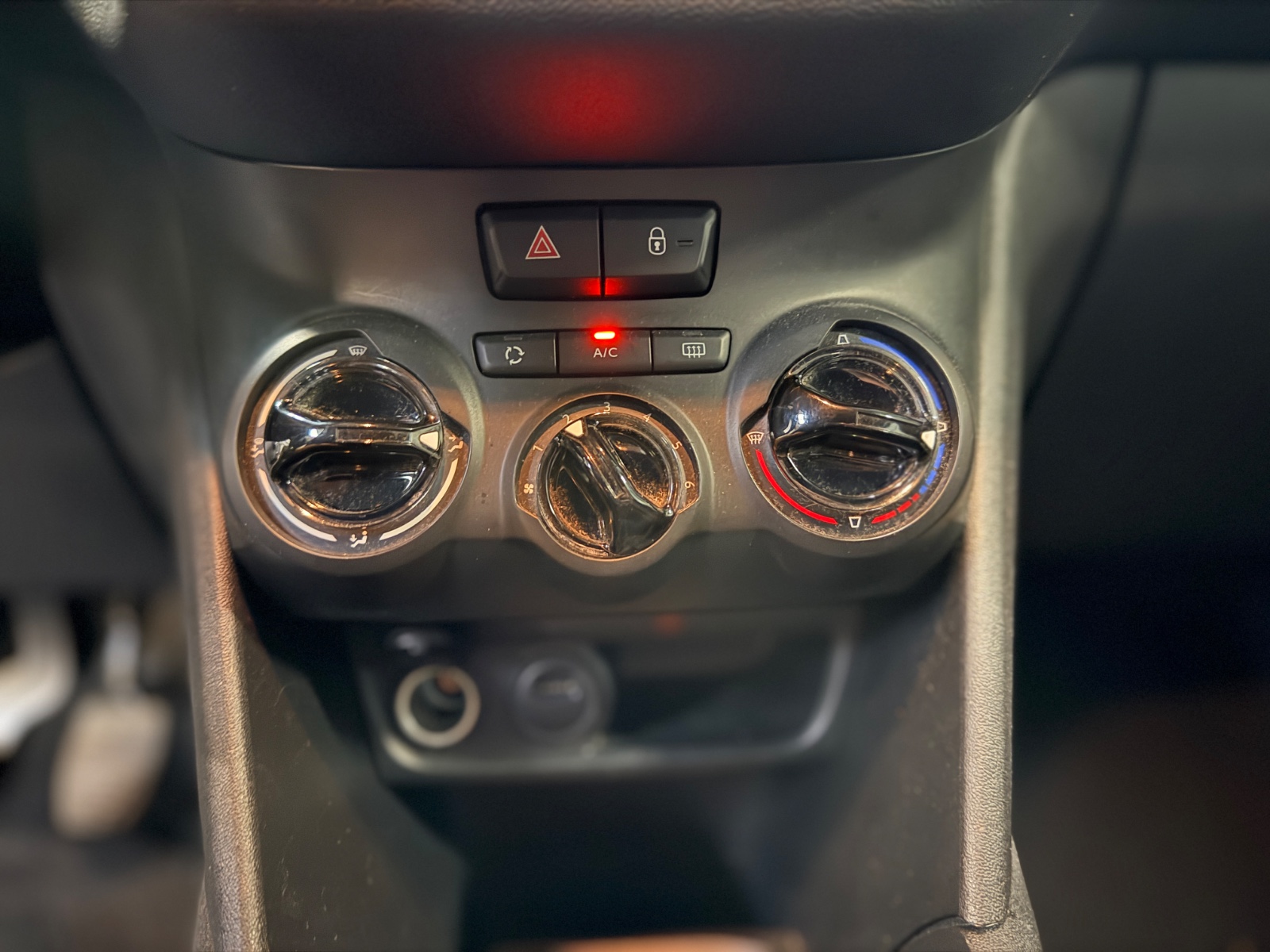 Photo véhicule PEUGEOT 208