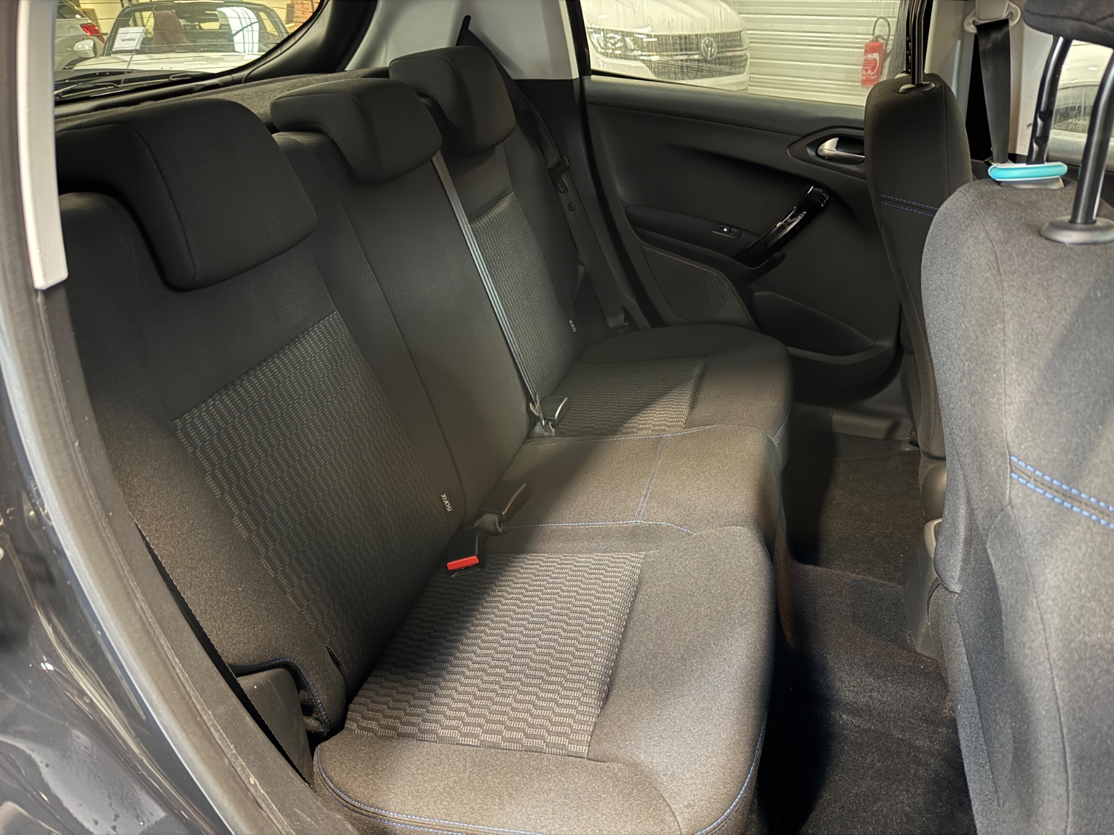 Photo véhicule PEUGEOT 208