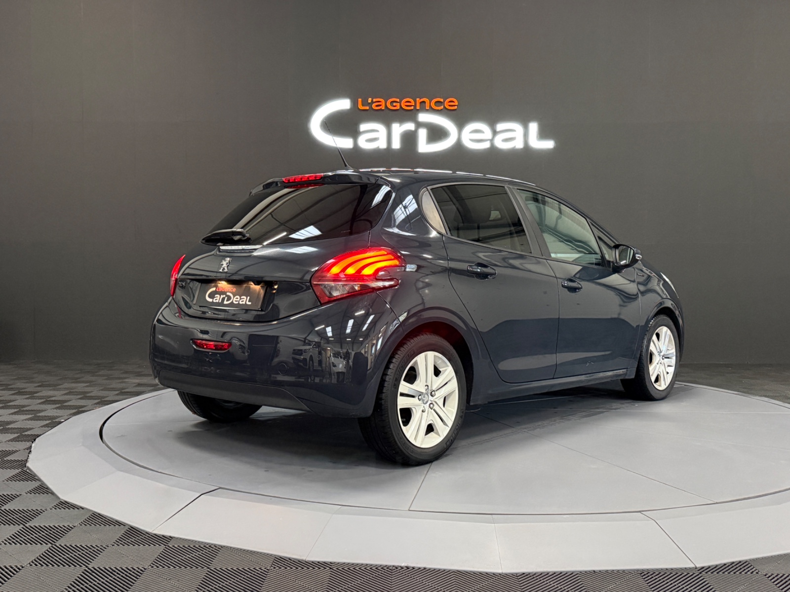 Photo véhicule PEUGEOT 208