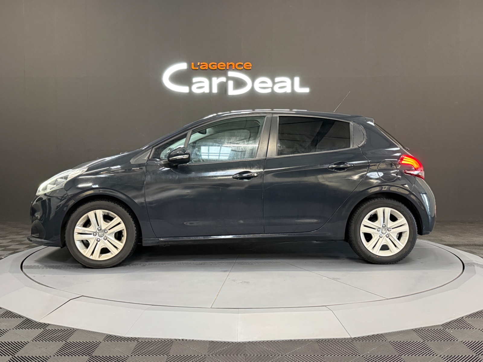 Photo véhicule PEUGEOT 208