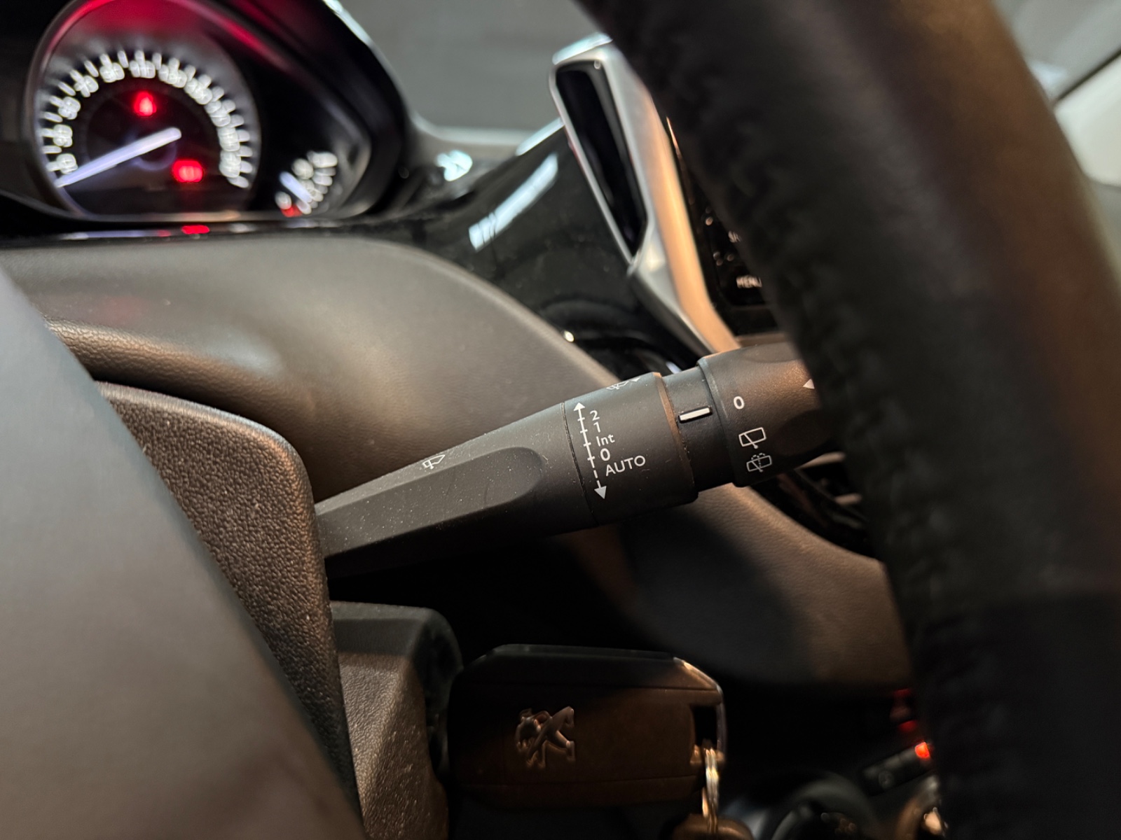 Photo véhicule PEUGEOT 208