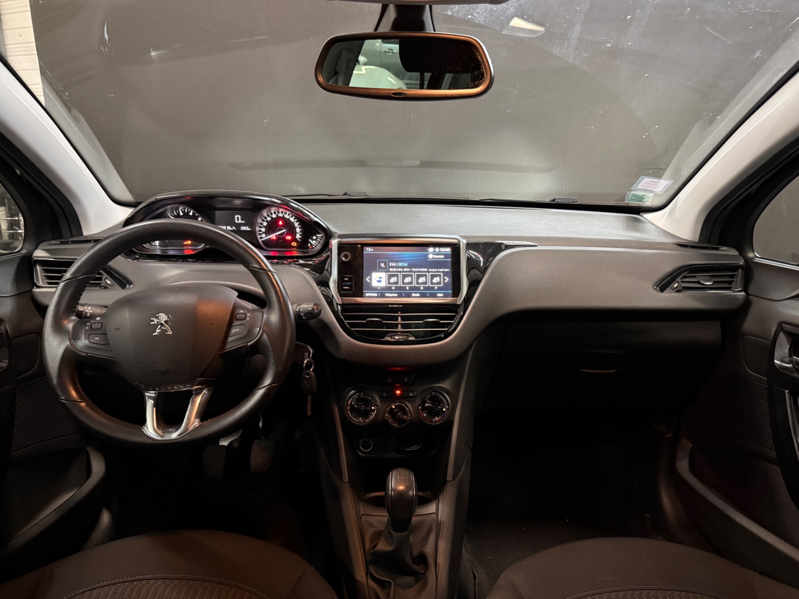 Photo véhicule PEUGEOT 208