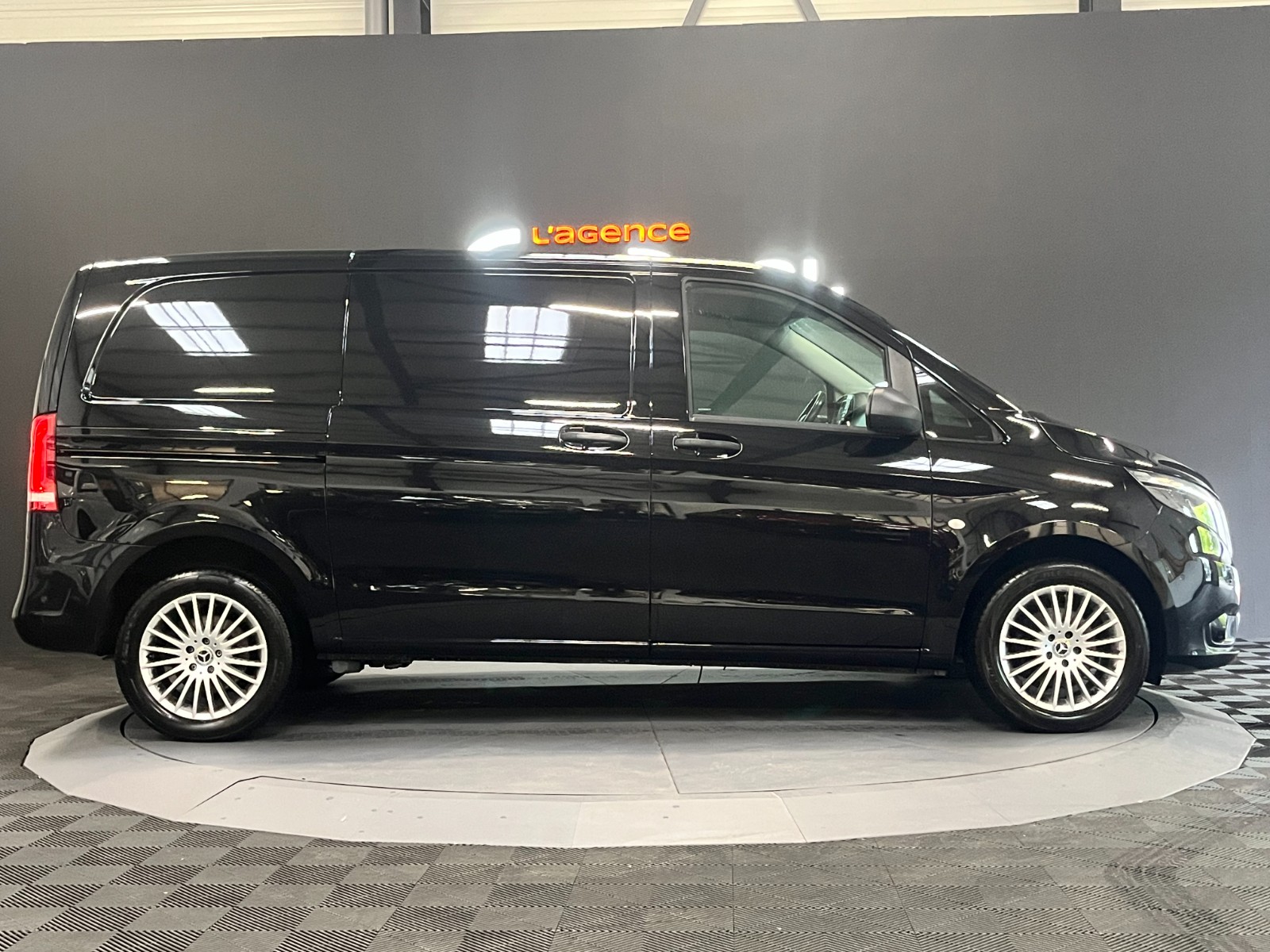 Photo véhicule MERCEDES VITO FOURGON