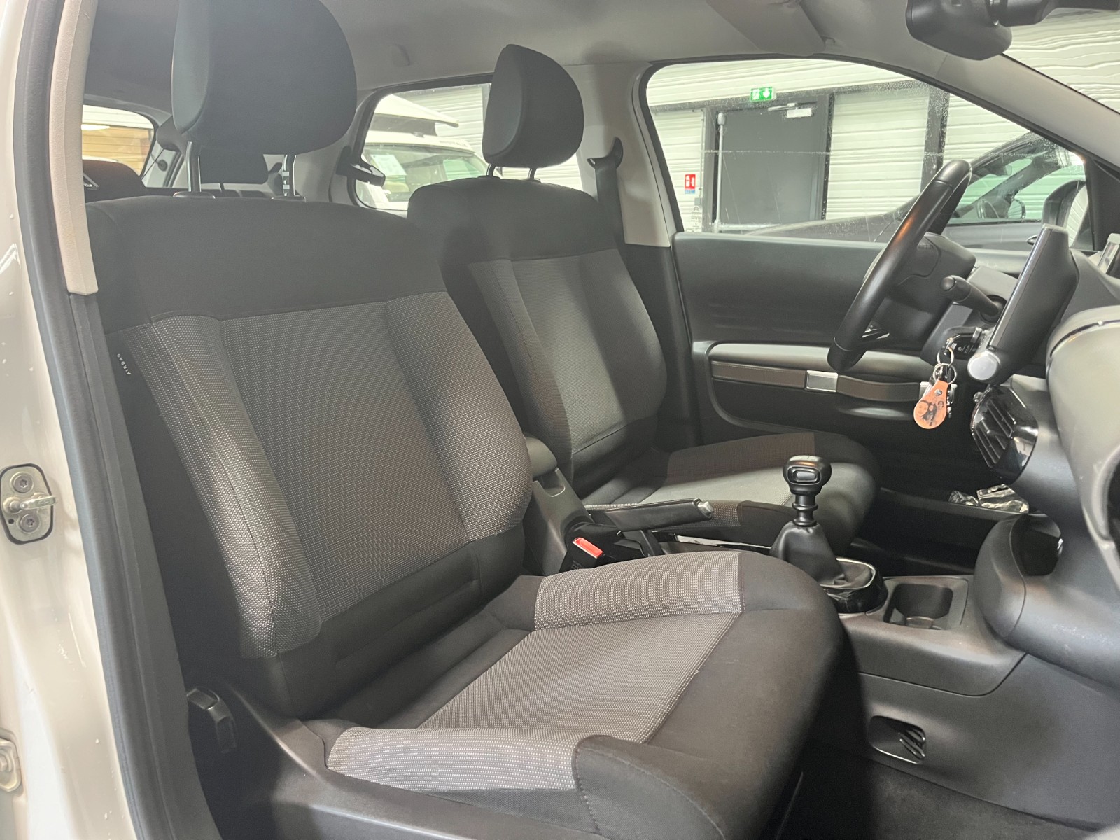 Photo véhicule CITROEN C4 CACTUS