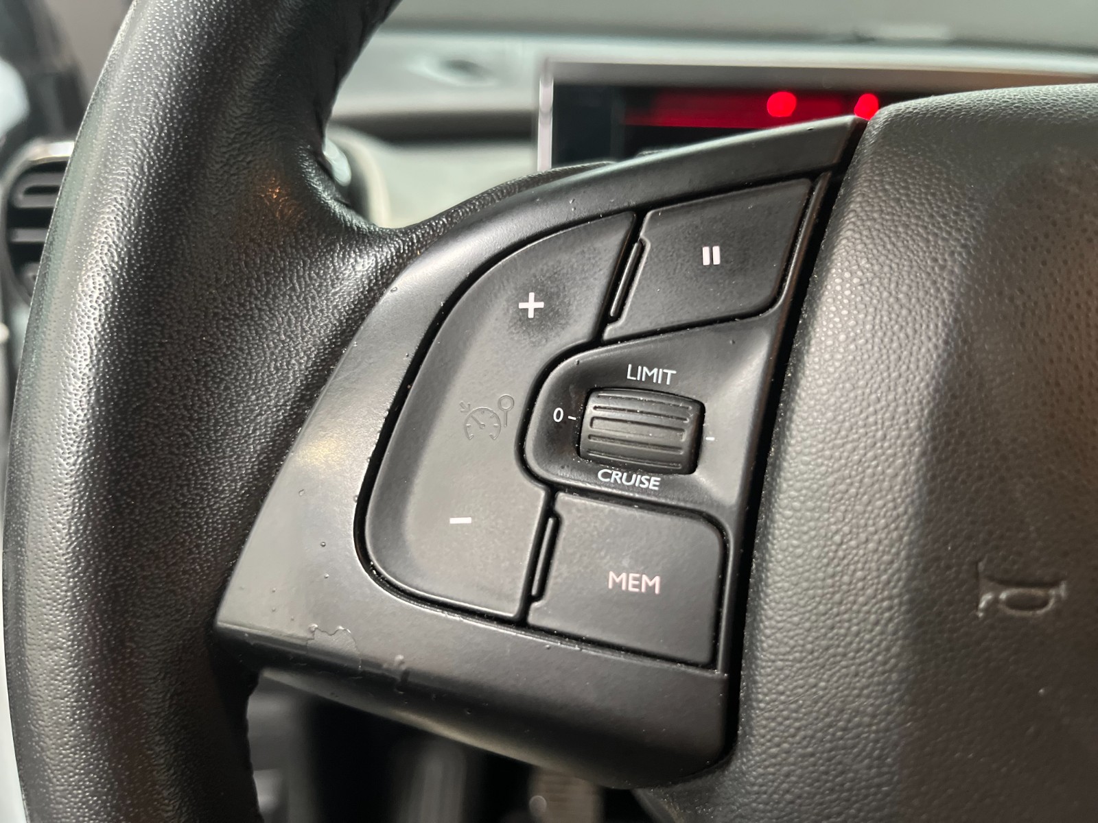 Photo véhicule CITROEN C4 CACTUS