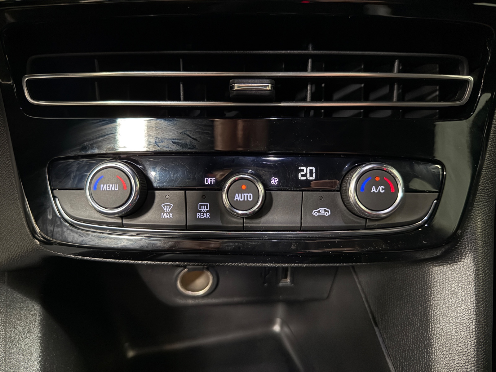 Photo véhicule OPEL MOKKA