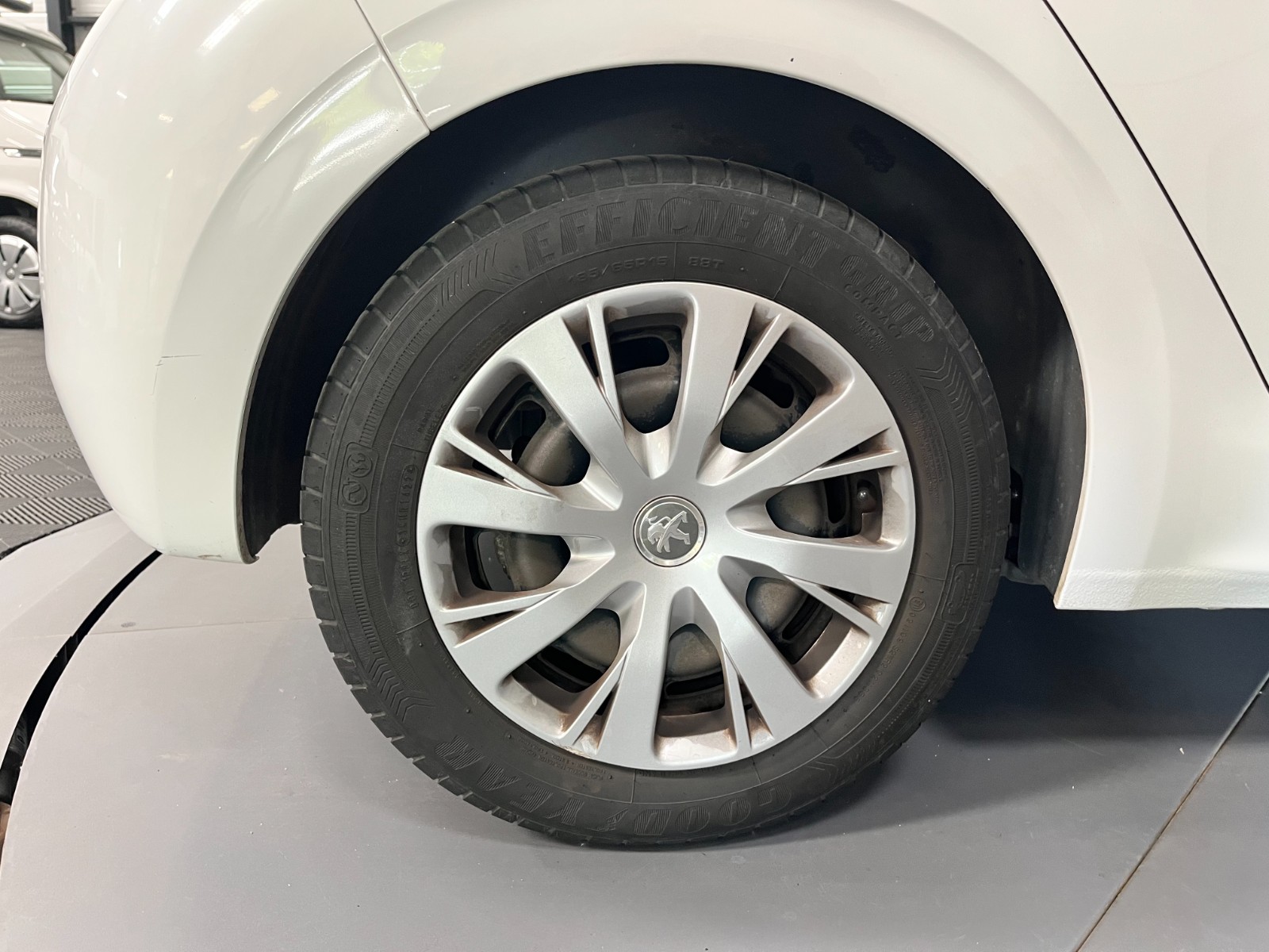 Photo véhicule PEUGEOT 208