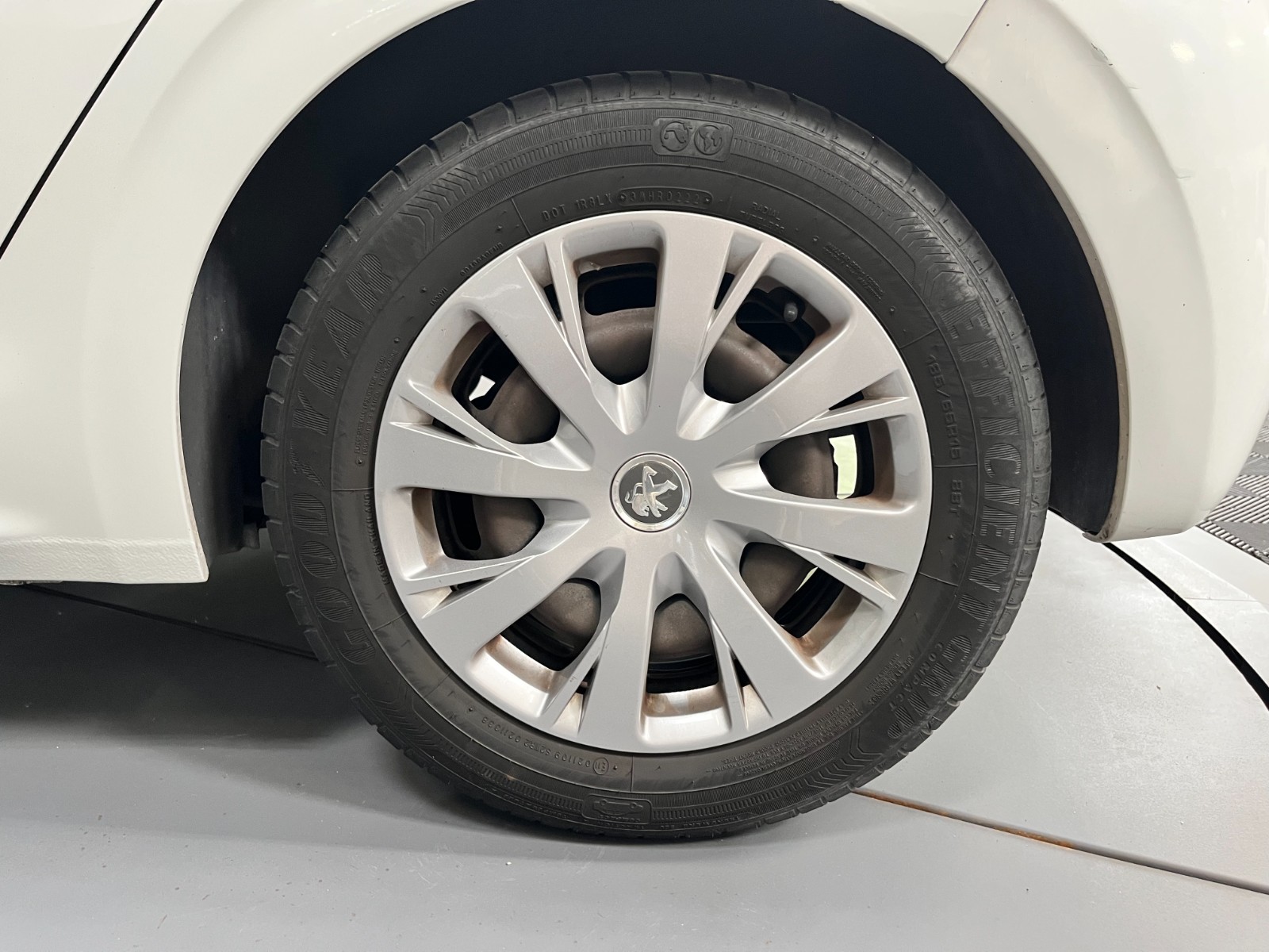 Photo véhicule PEUGEOT 208