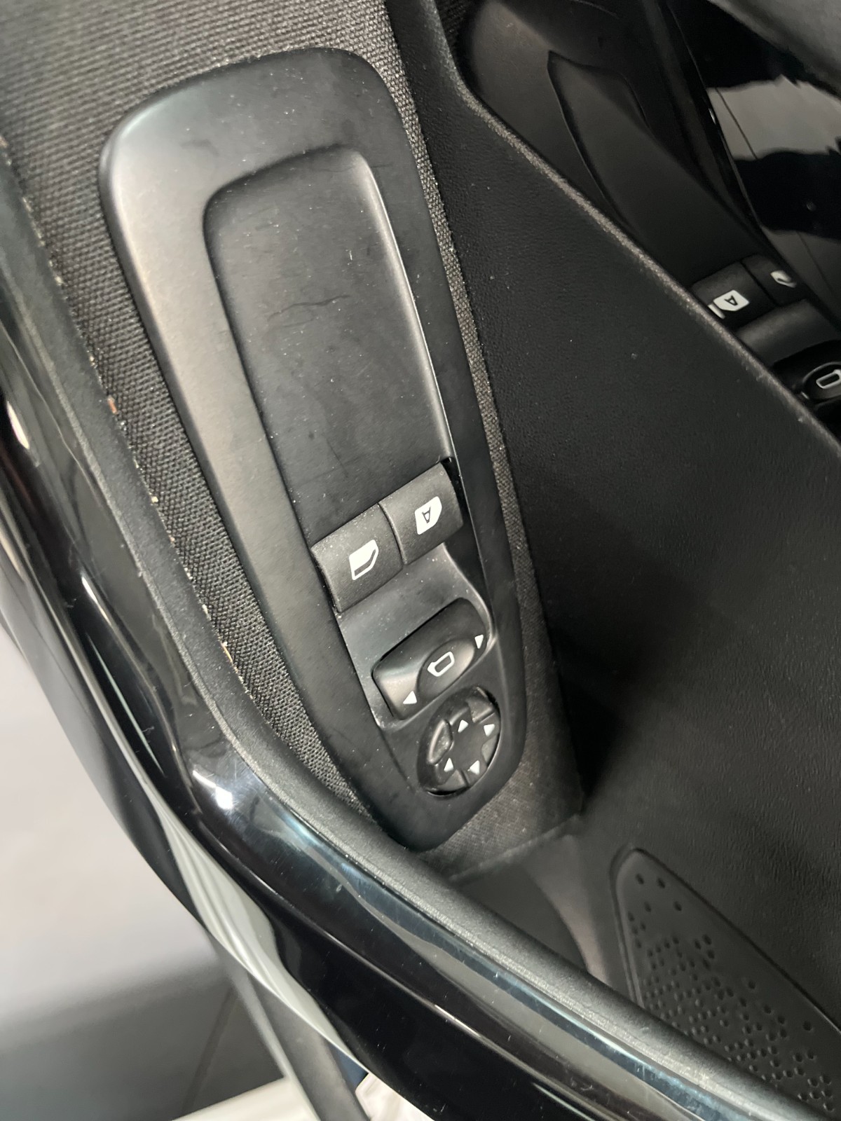 Photo véhicule PEUGEOT 208