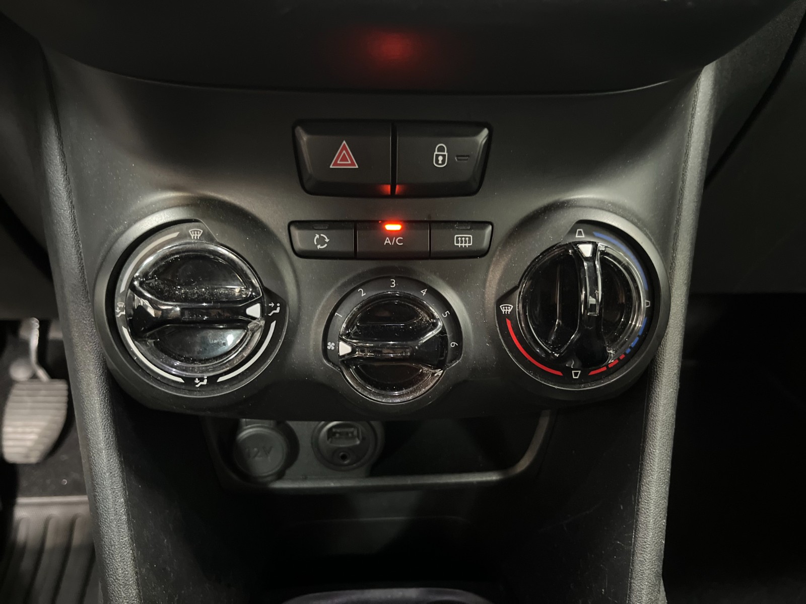 Photo véhicule PEUGEOT 208