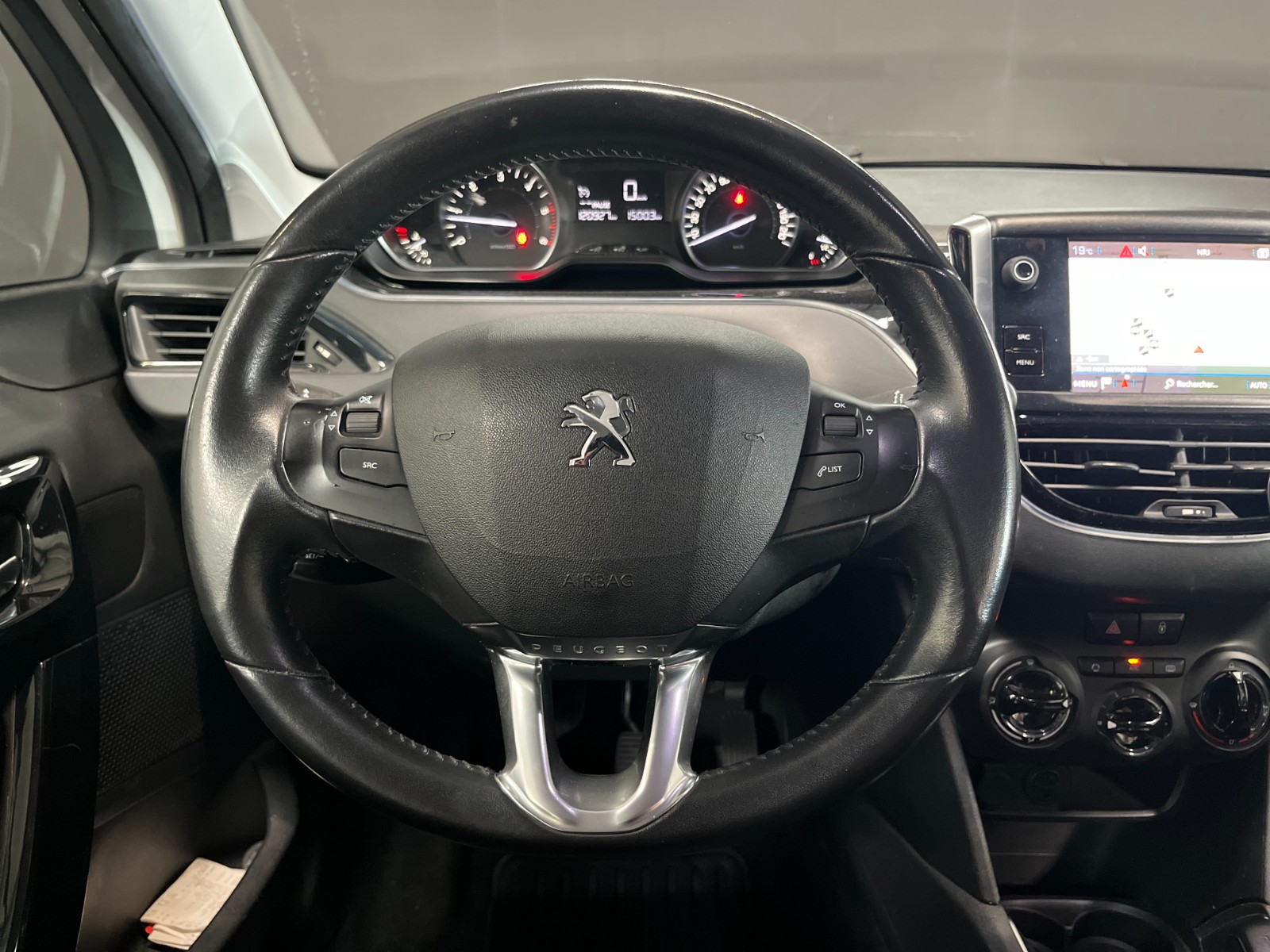 Photo véhicule PEUGEOT 208