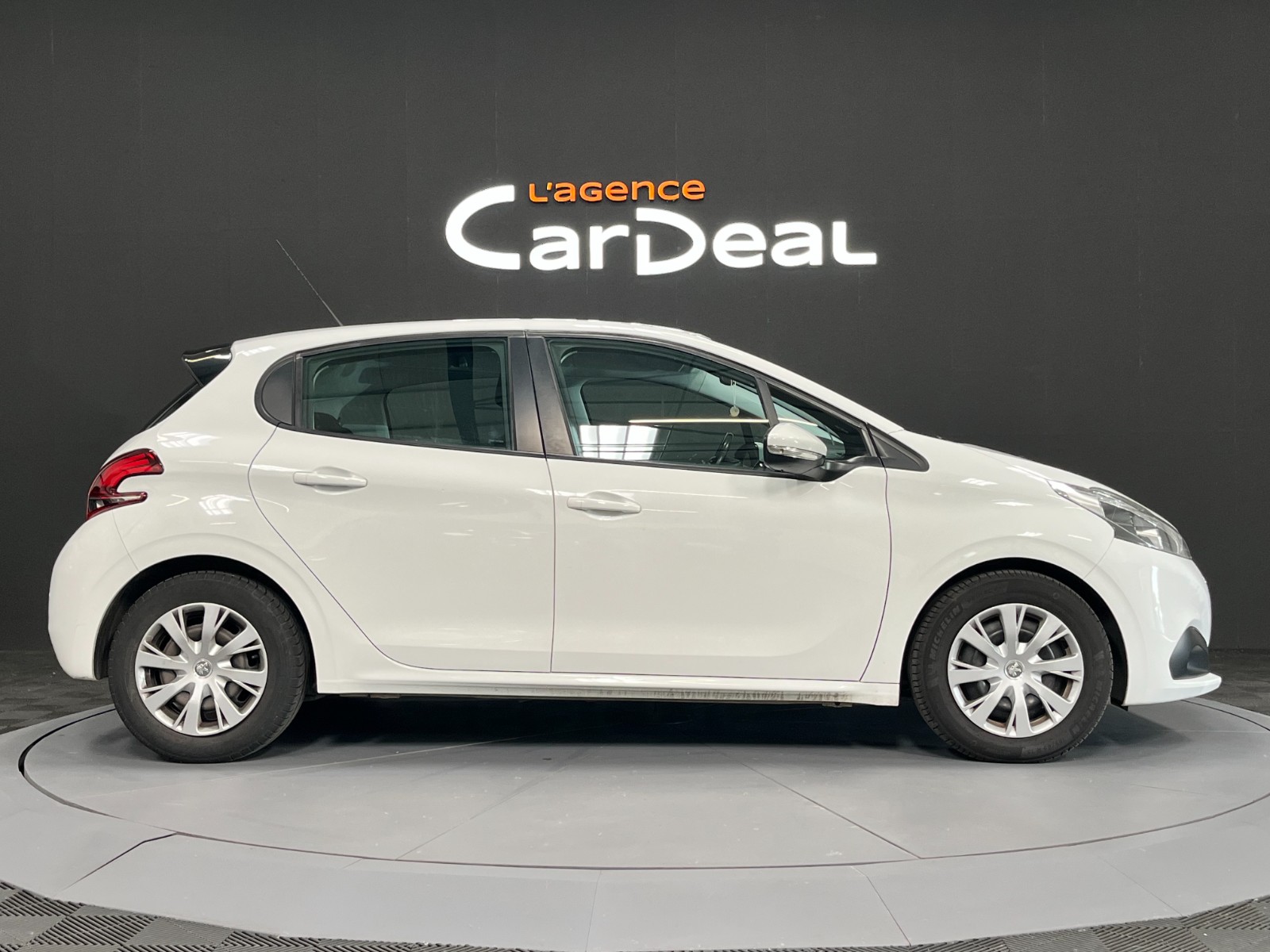 Photo véhicule PEUGEOT 208