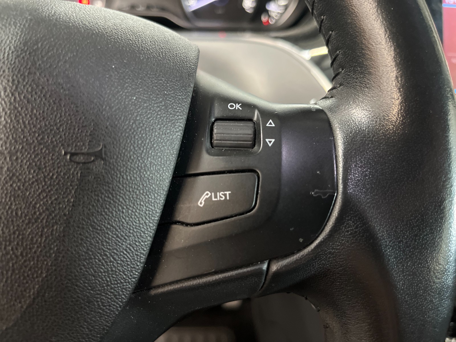 Photo véhicule PEUGEOT 208