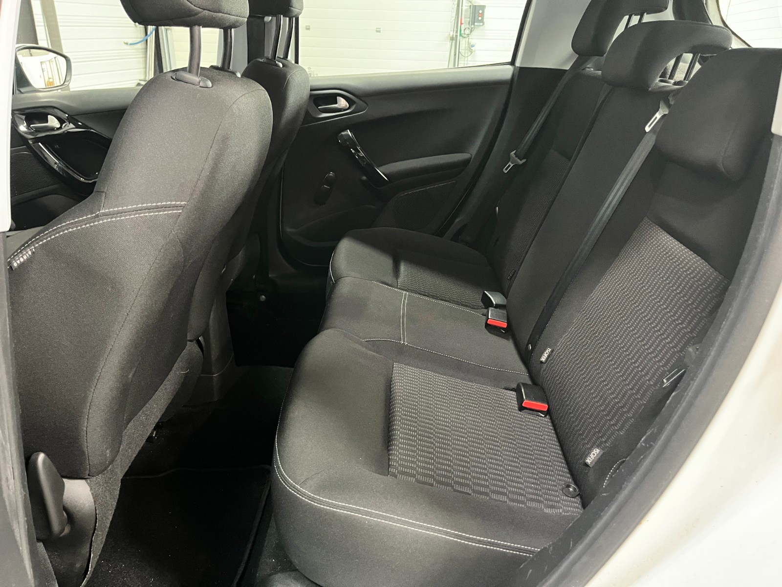 Photo véhicule PEUGEOT 208