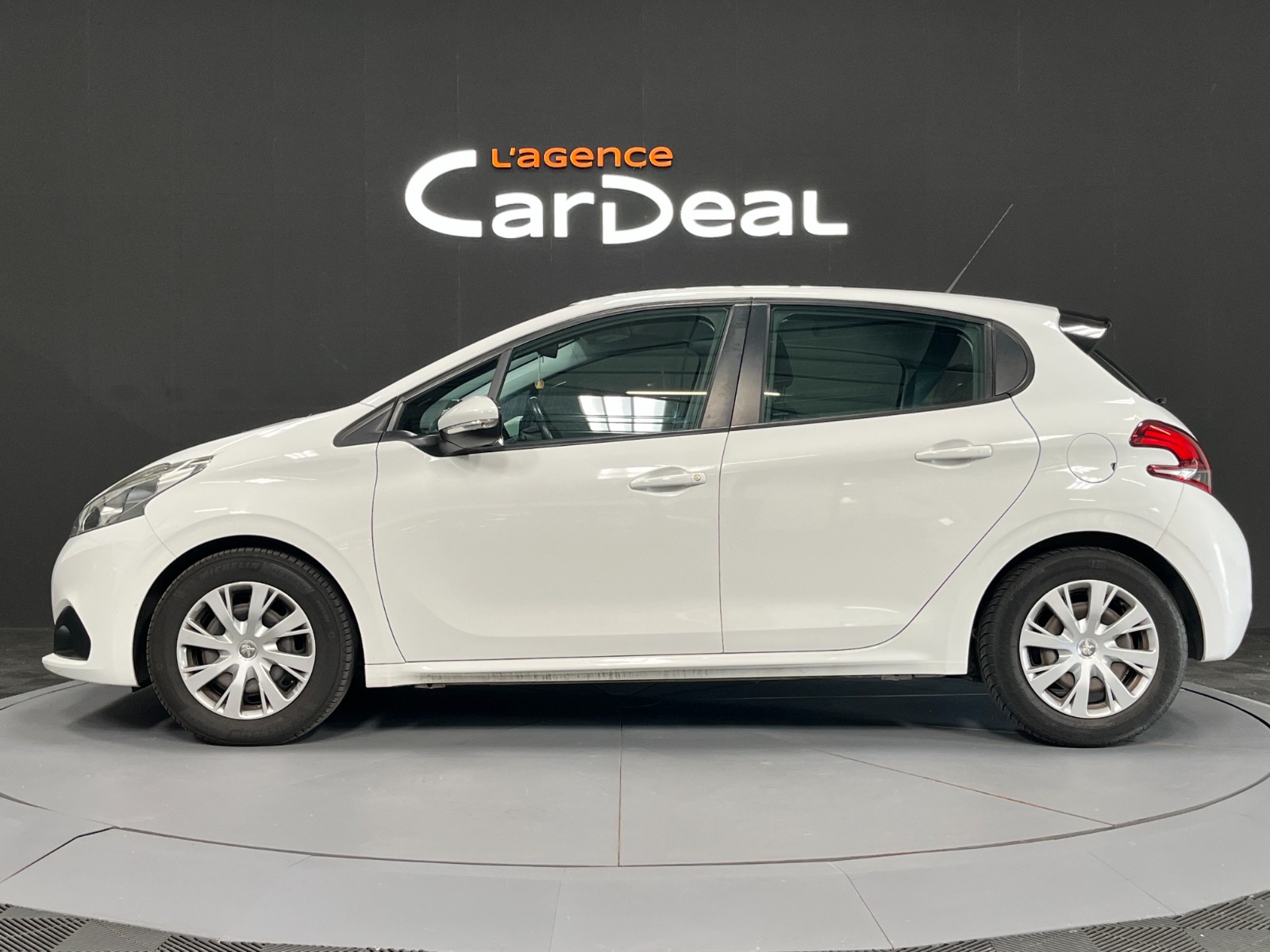 Photo véhicule PEUGEOT 208