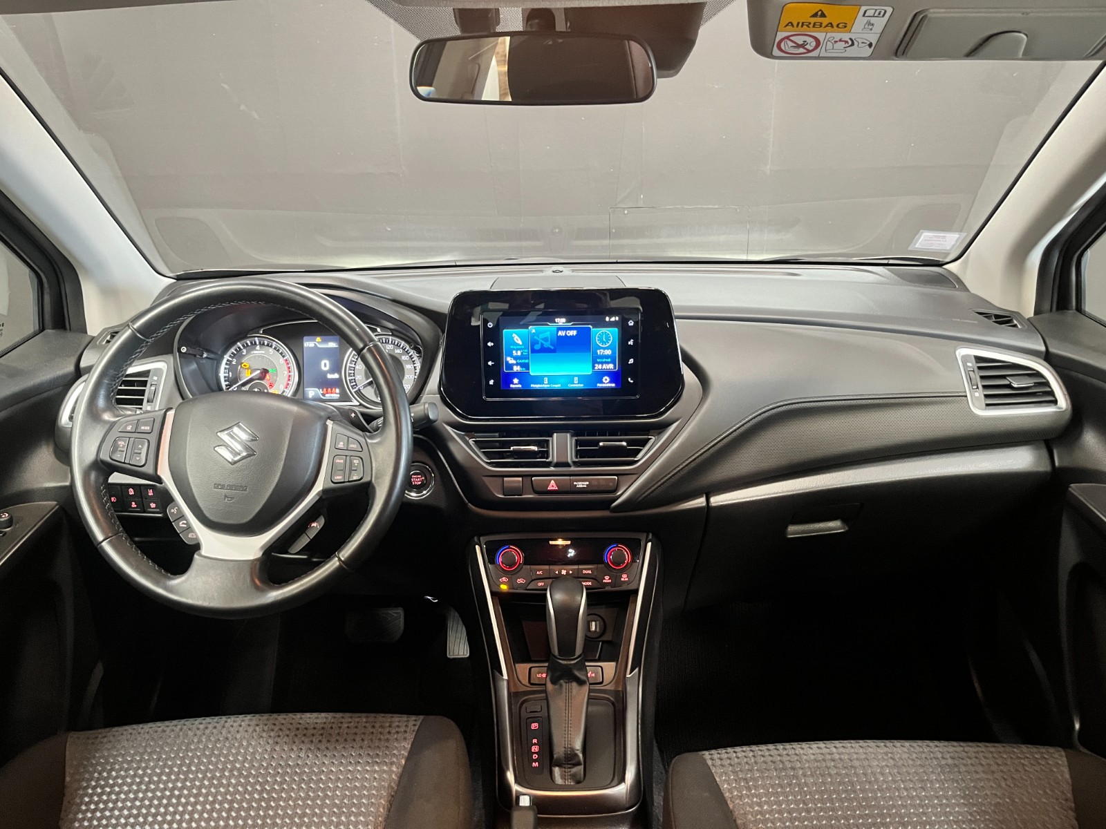 Photo véhicule SUZUKI S-CROSS