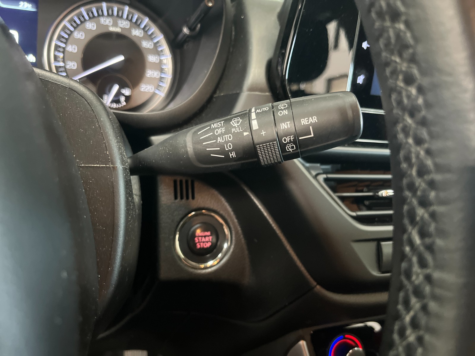 Photo véhicule SUZUKI S-CROSS