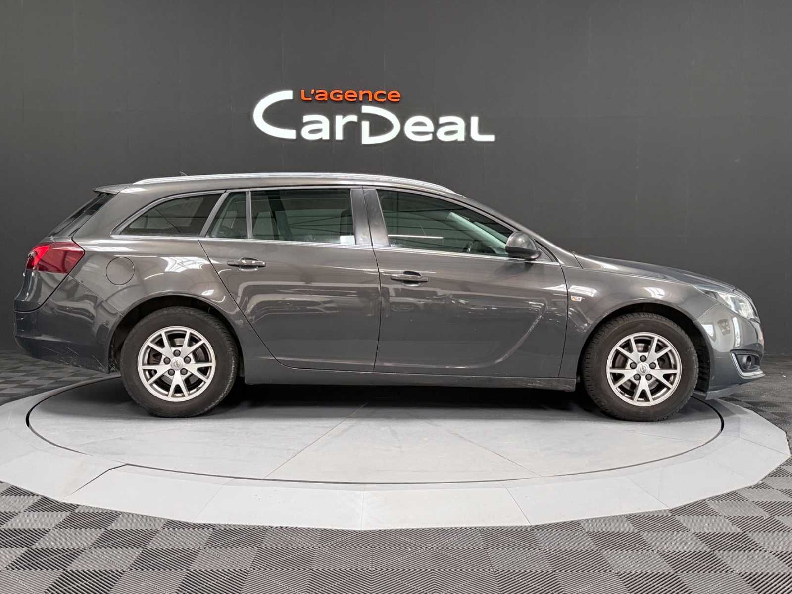 Photo véhicule OPEL INSIGNIA SPORTS TOURER