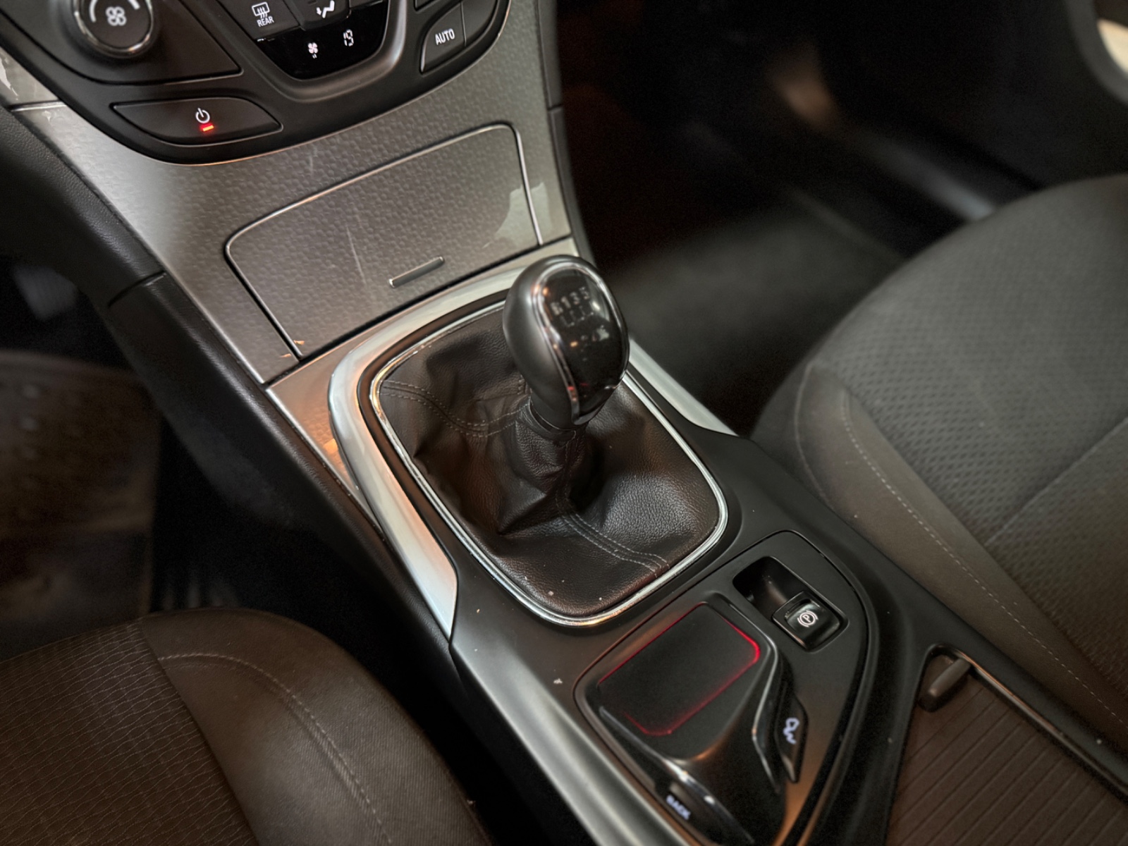 Photo véhicule OPEL INSIGNIA SPORTS TOURER