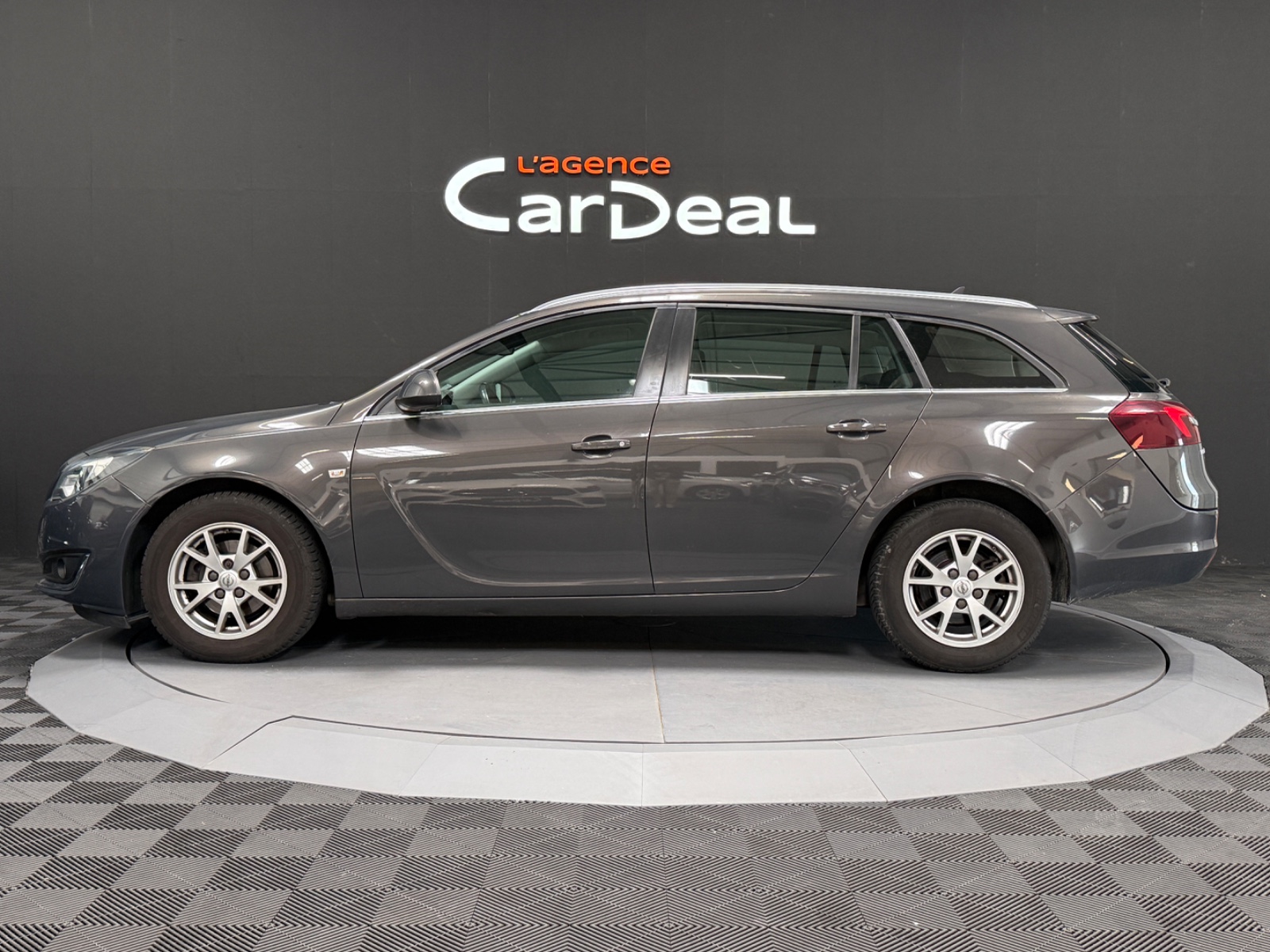 Photo véhicule OPEL INSIGNIA SPORTS TOURER