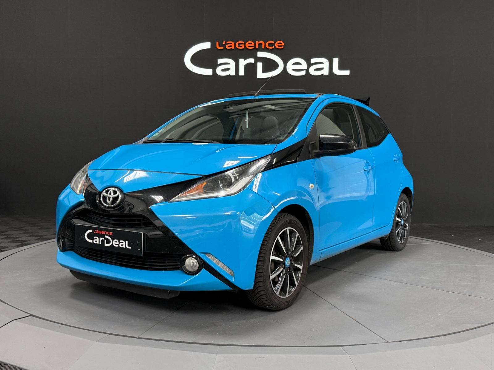 TOYOTA AYGO 1.0 VVT-i x-wave 2